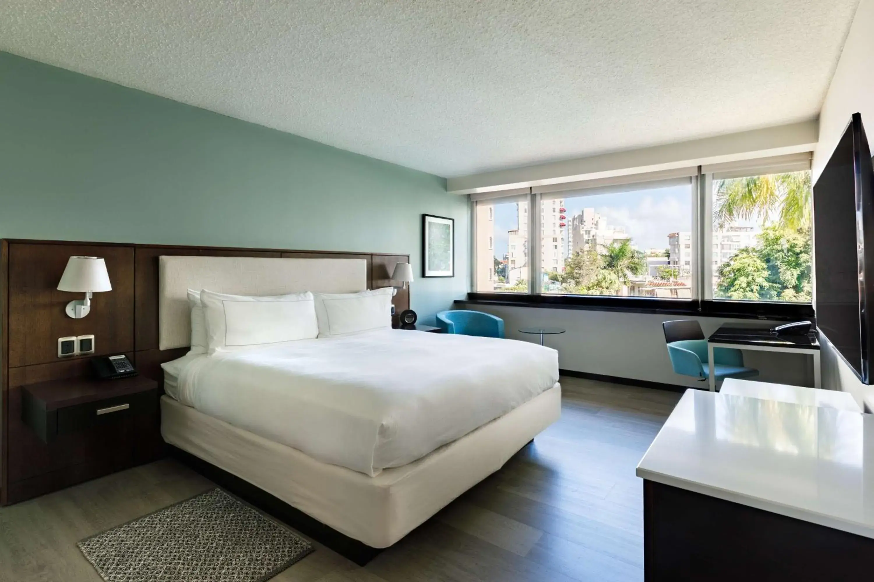 Bed in DoubleTree by Hilton San Juan Bed in DoubleTree by Hilton San Juan