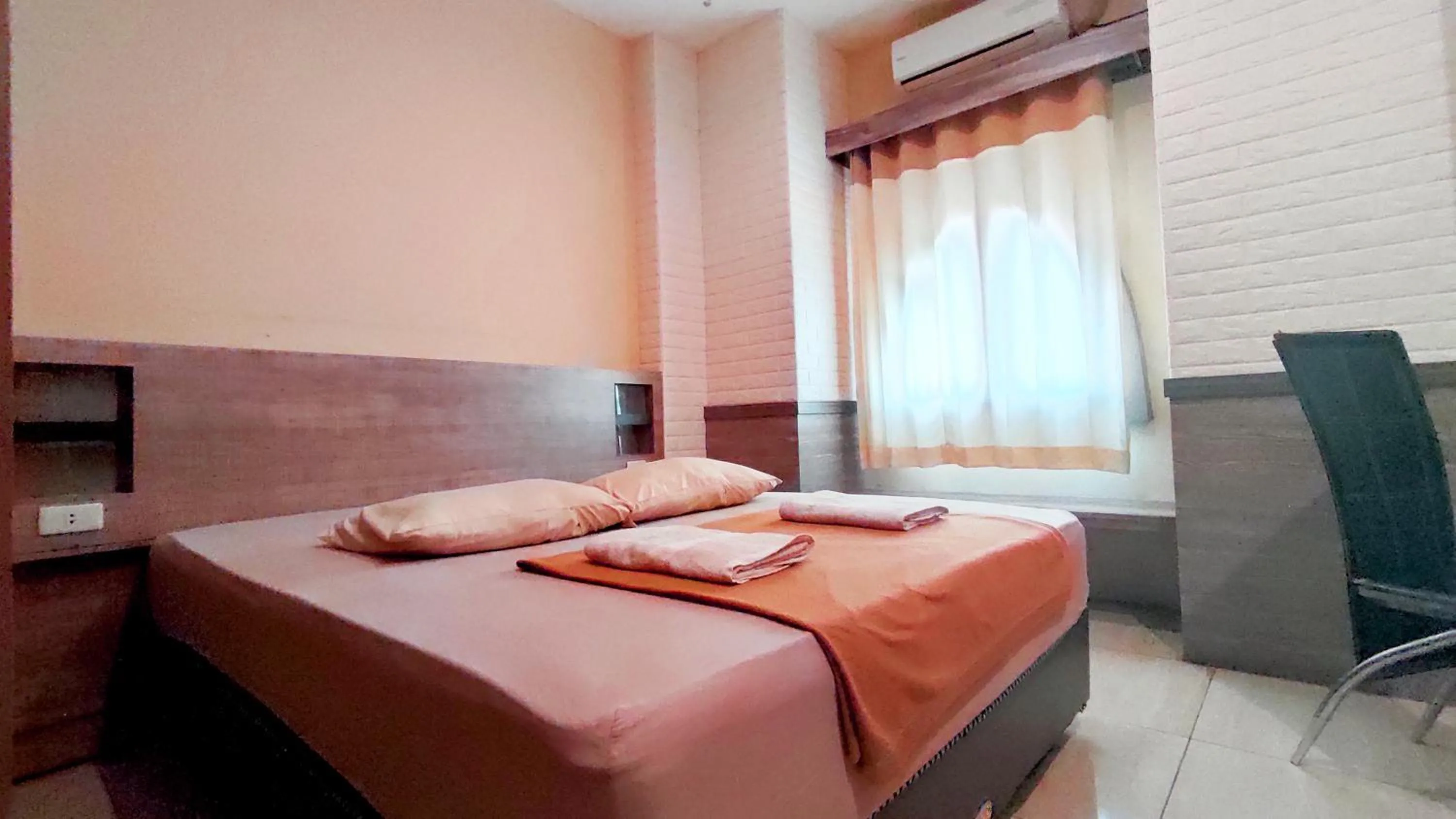 Bedroom, Bed in Hotel Syariah Larismanis