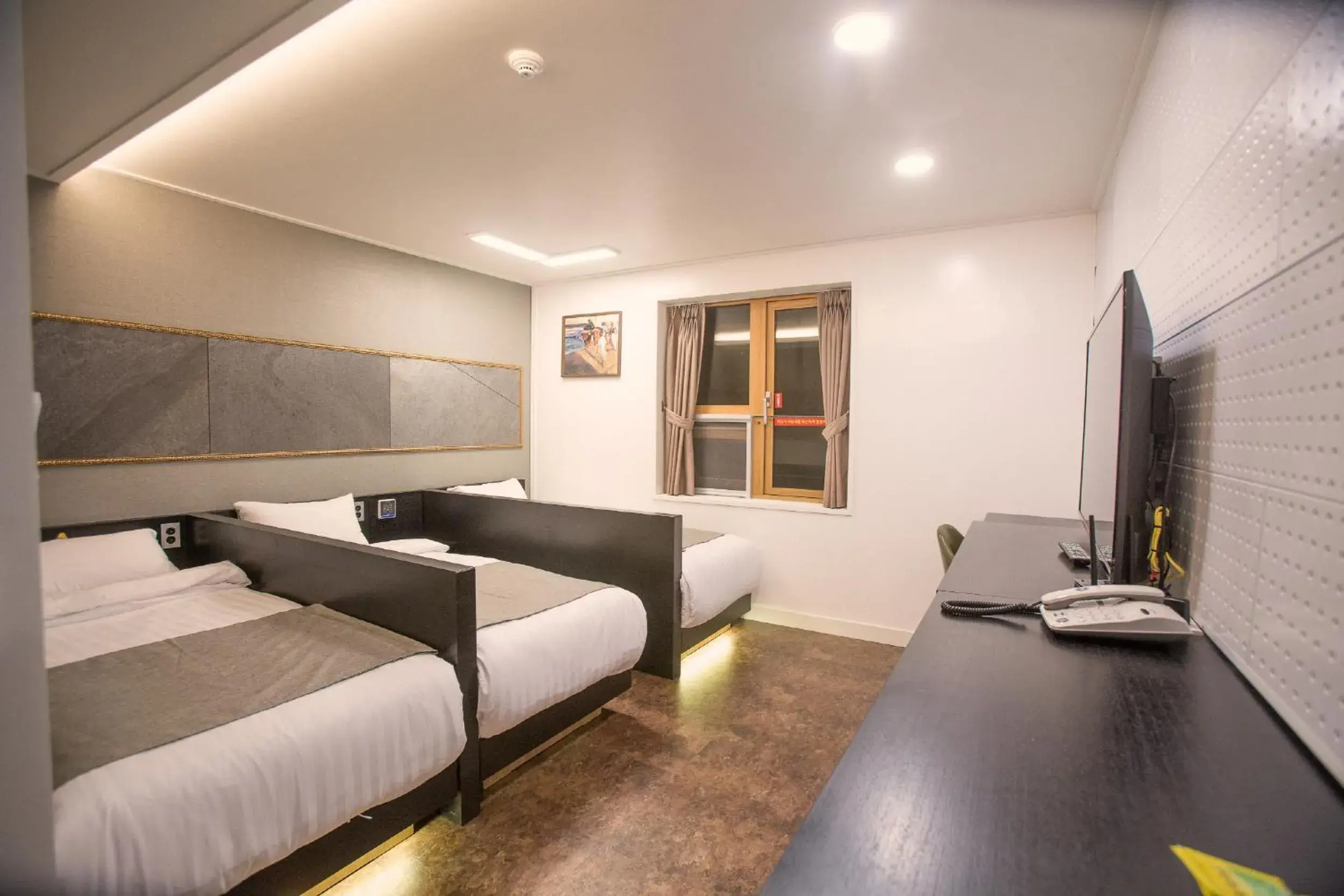 Bed in Major Hotel 2 Bed in Major Hotel 2