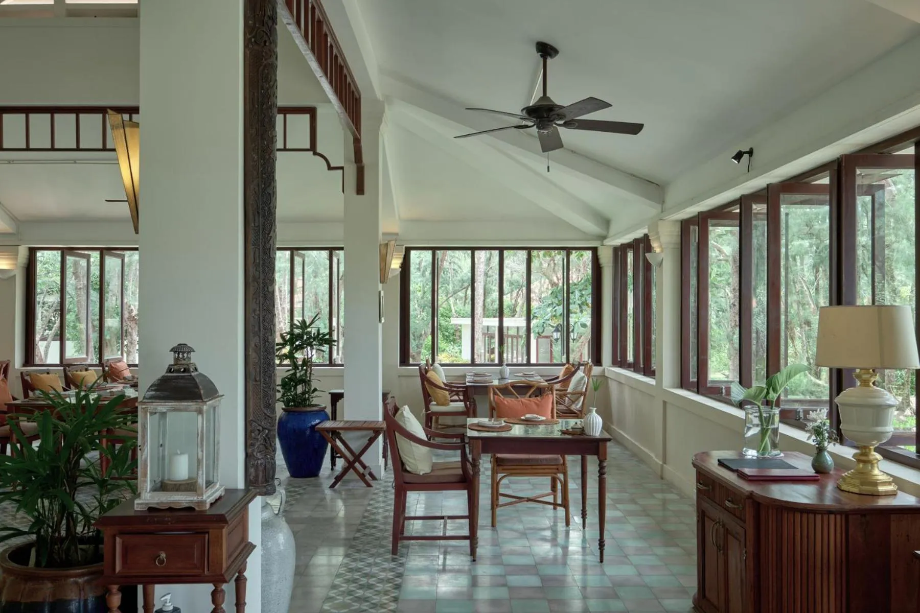 Restaurant/places to eat in Poulo Condor Boutique Resort & Spa