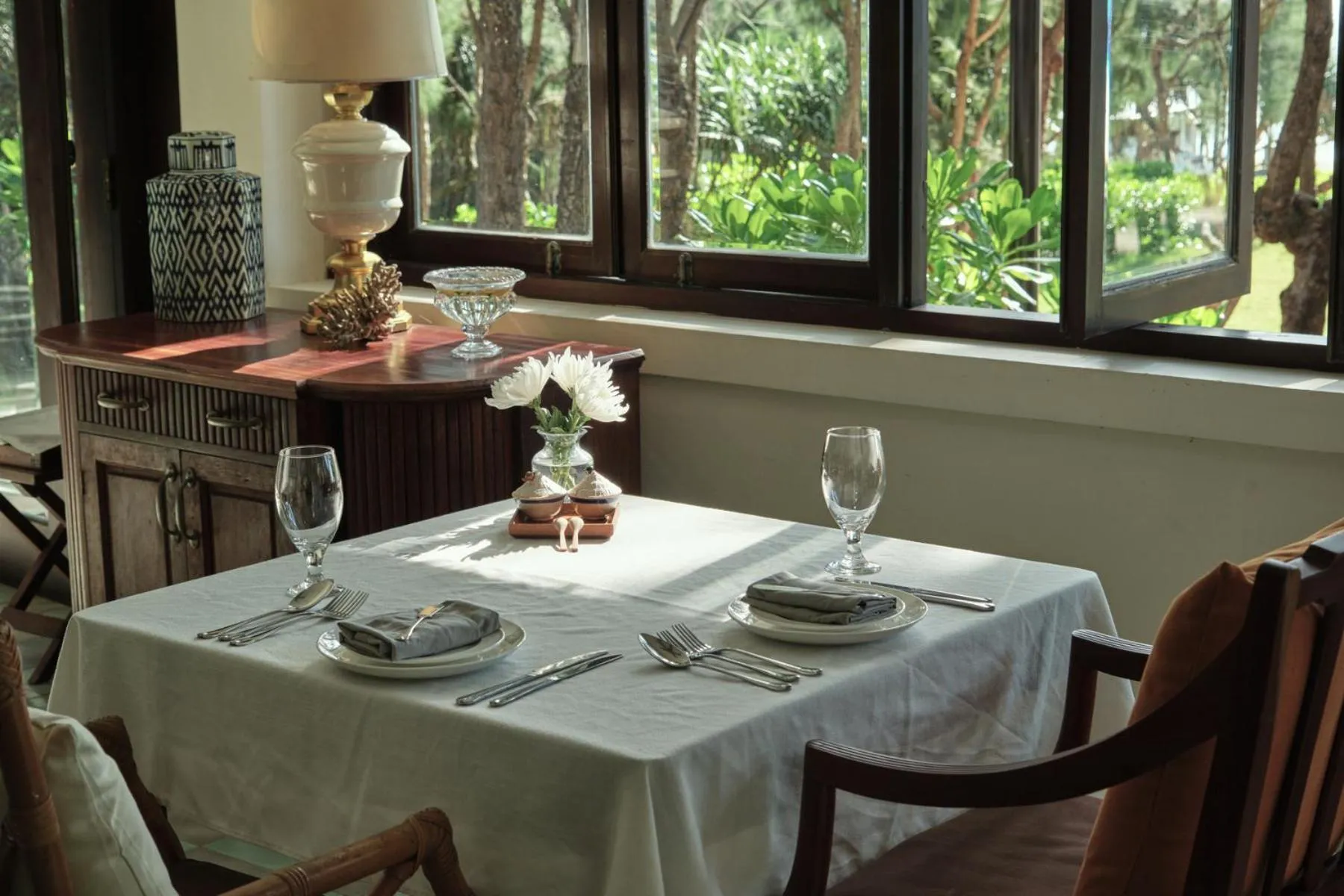 Restaurant/places to eat in Poulo Condor Boutique Resort & Spa