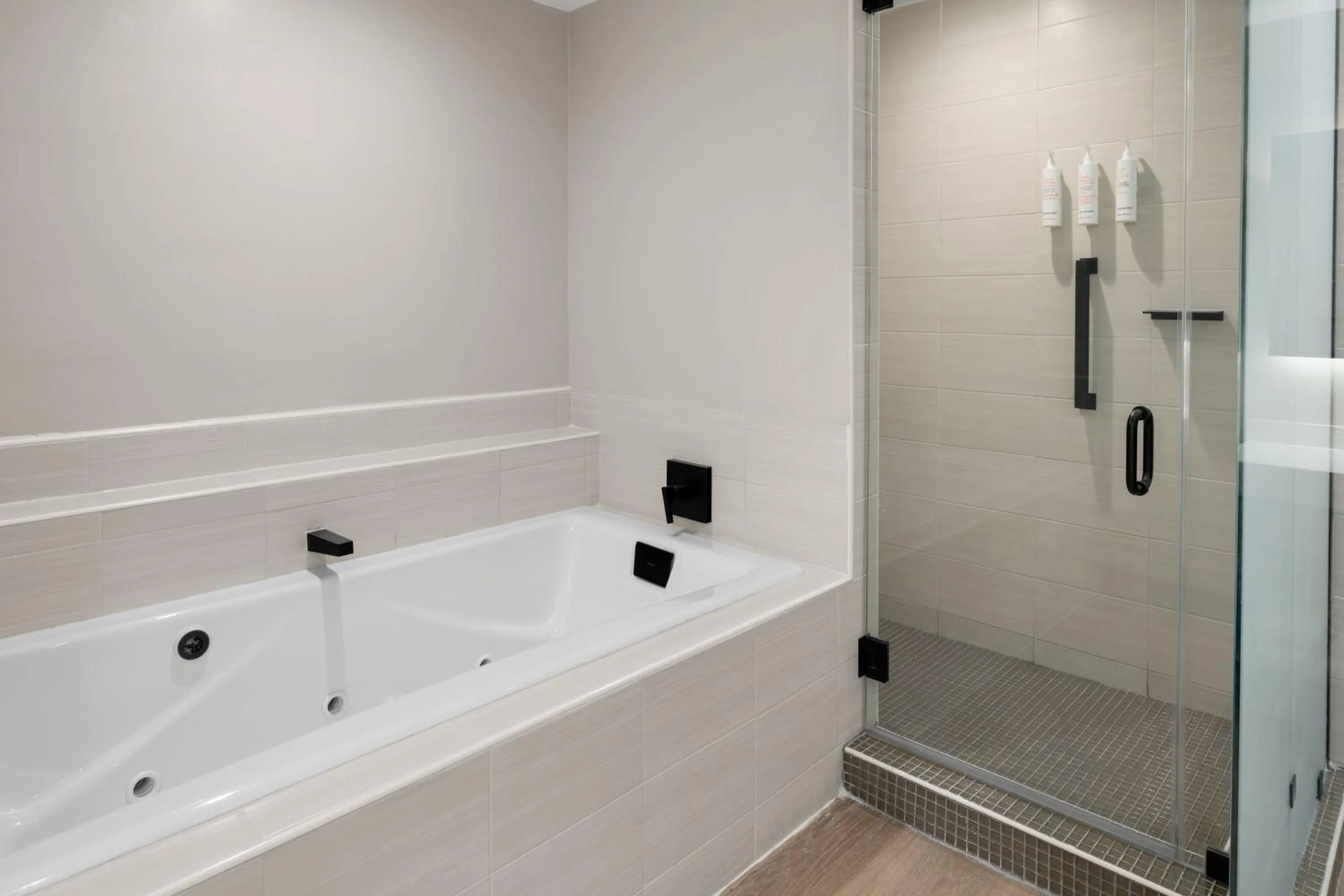 Bathroom in San Juan Marriott Resort and Stellaris Casino