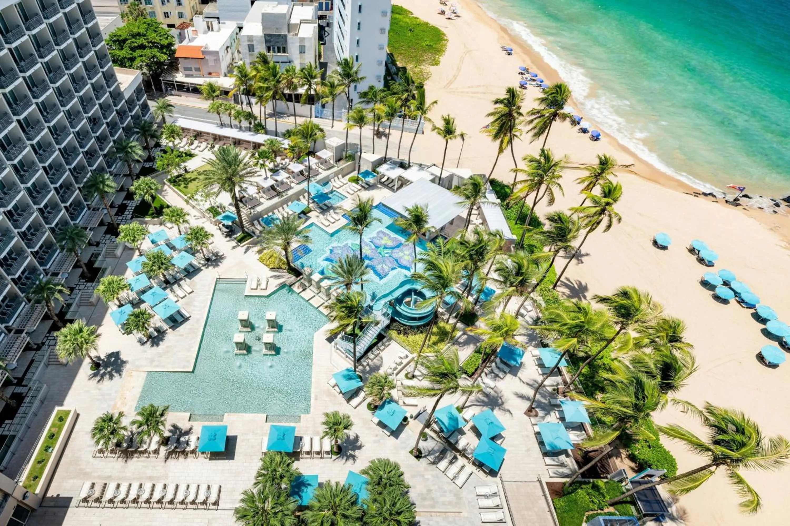 Swimming pool in San Juan Marriott Resort and Stellaris Casino