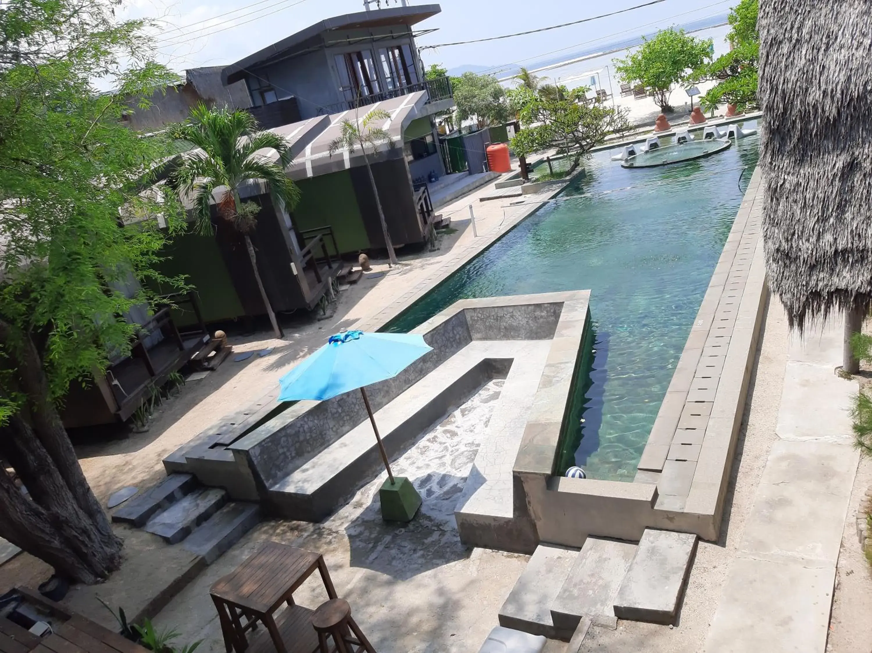 Swimming pool in Mola2 Resort Gili Air Swimming pool in Mola2 Resort Gili Air