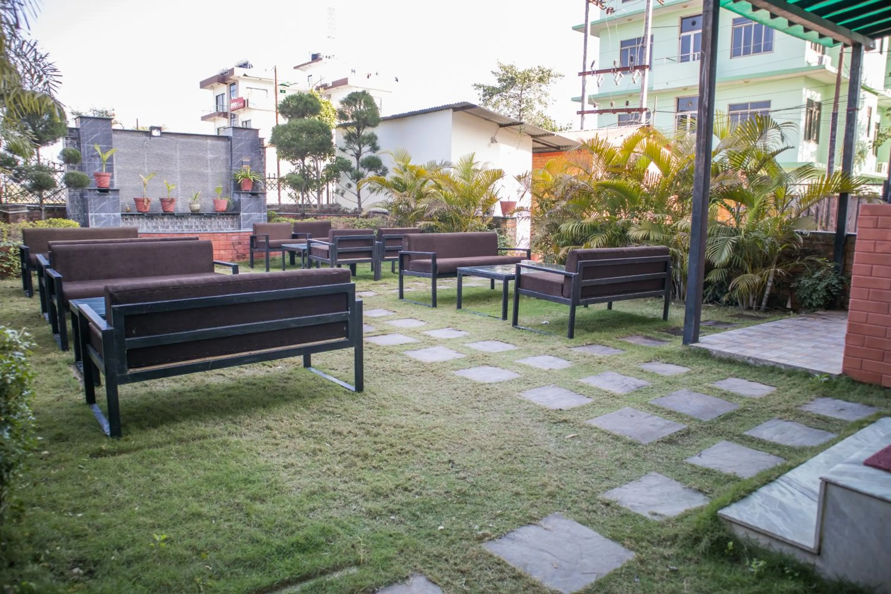 Restaurant/places to eat in Mirage Inn