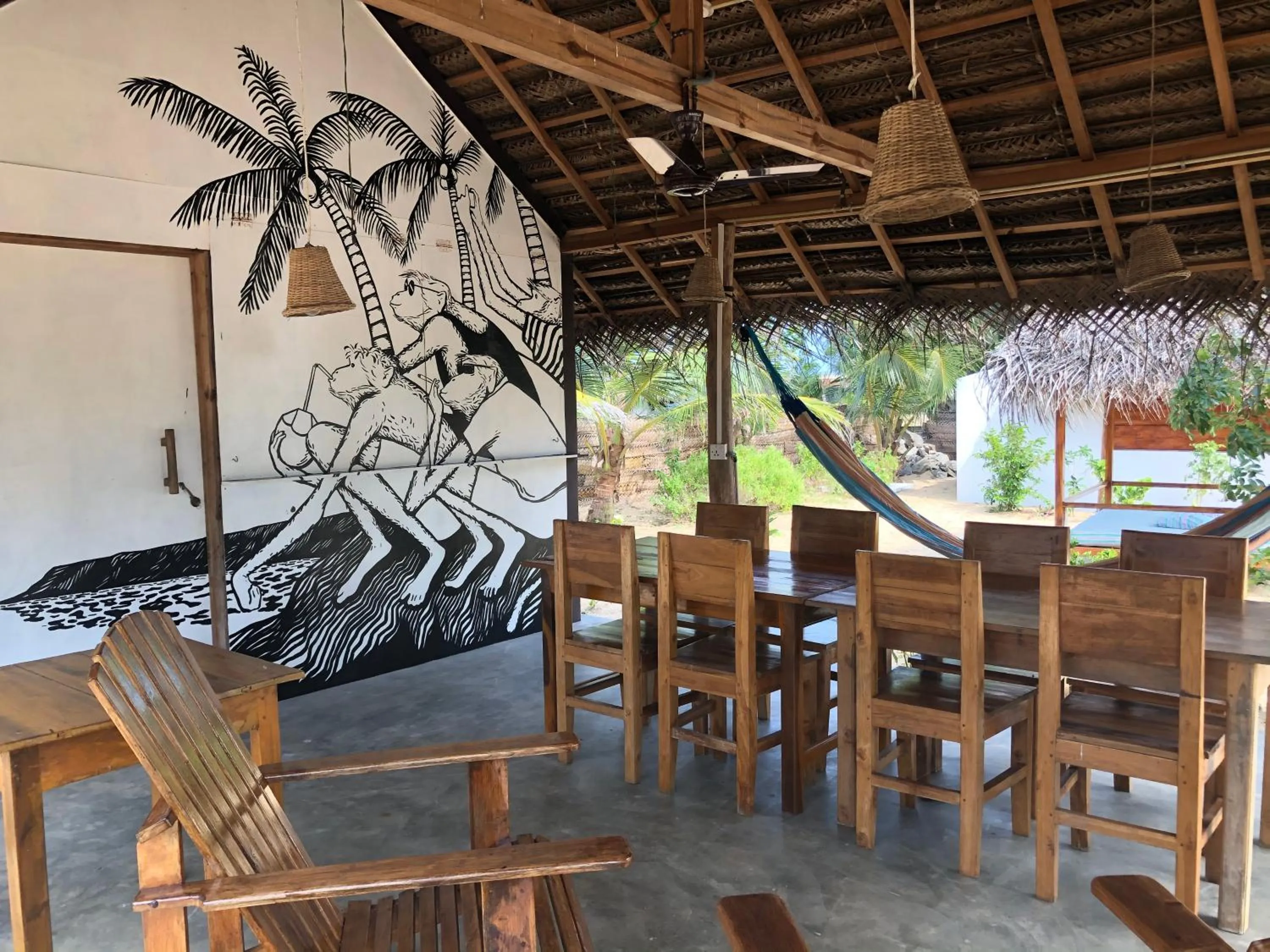 Restaurant/places to eat in Kadjan villa