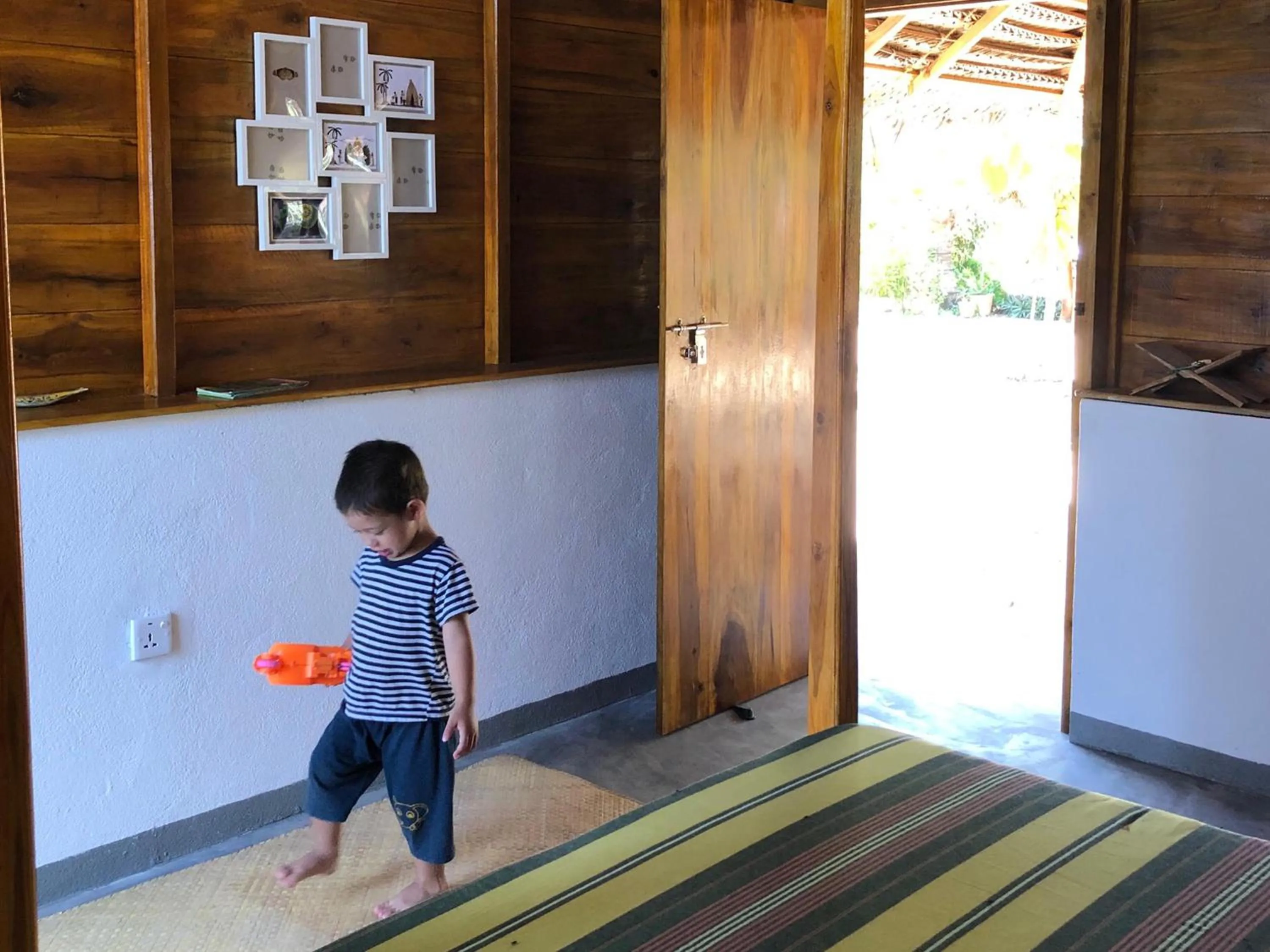 young children in Kadjan villa