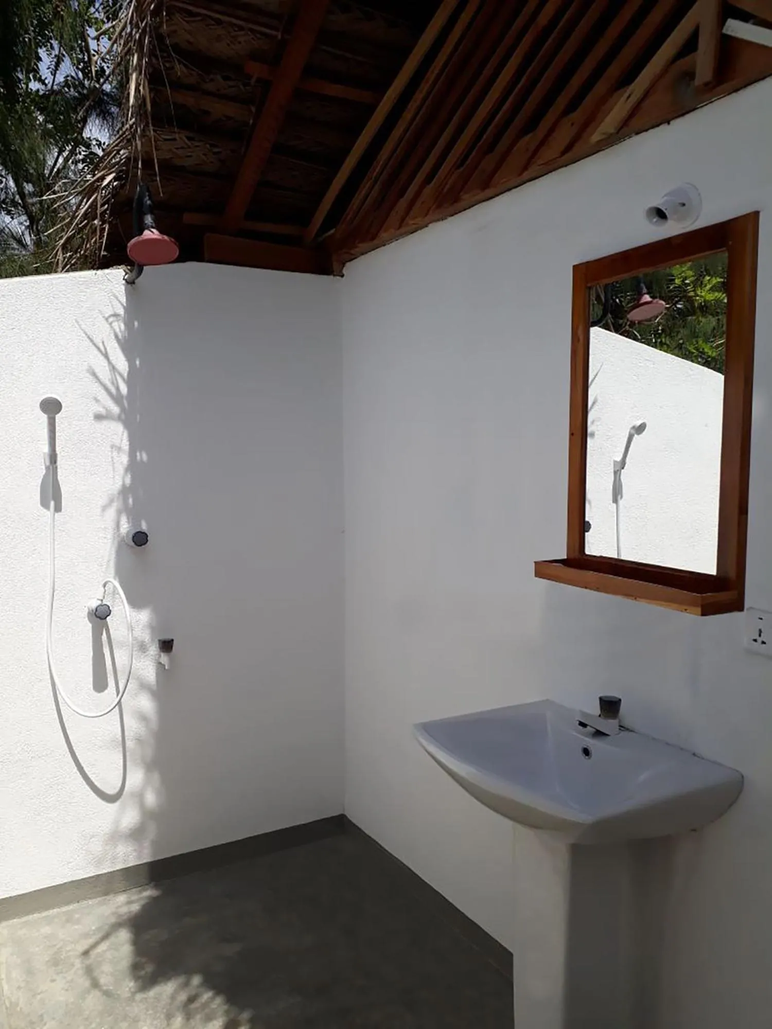 Shower in Kadjan villa