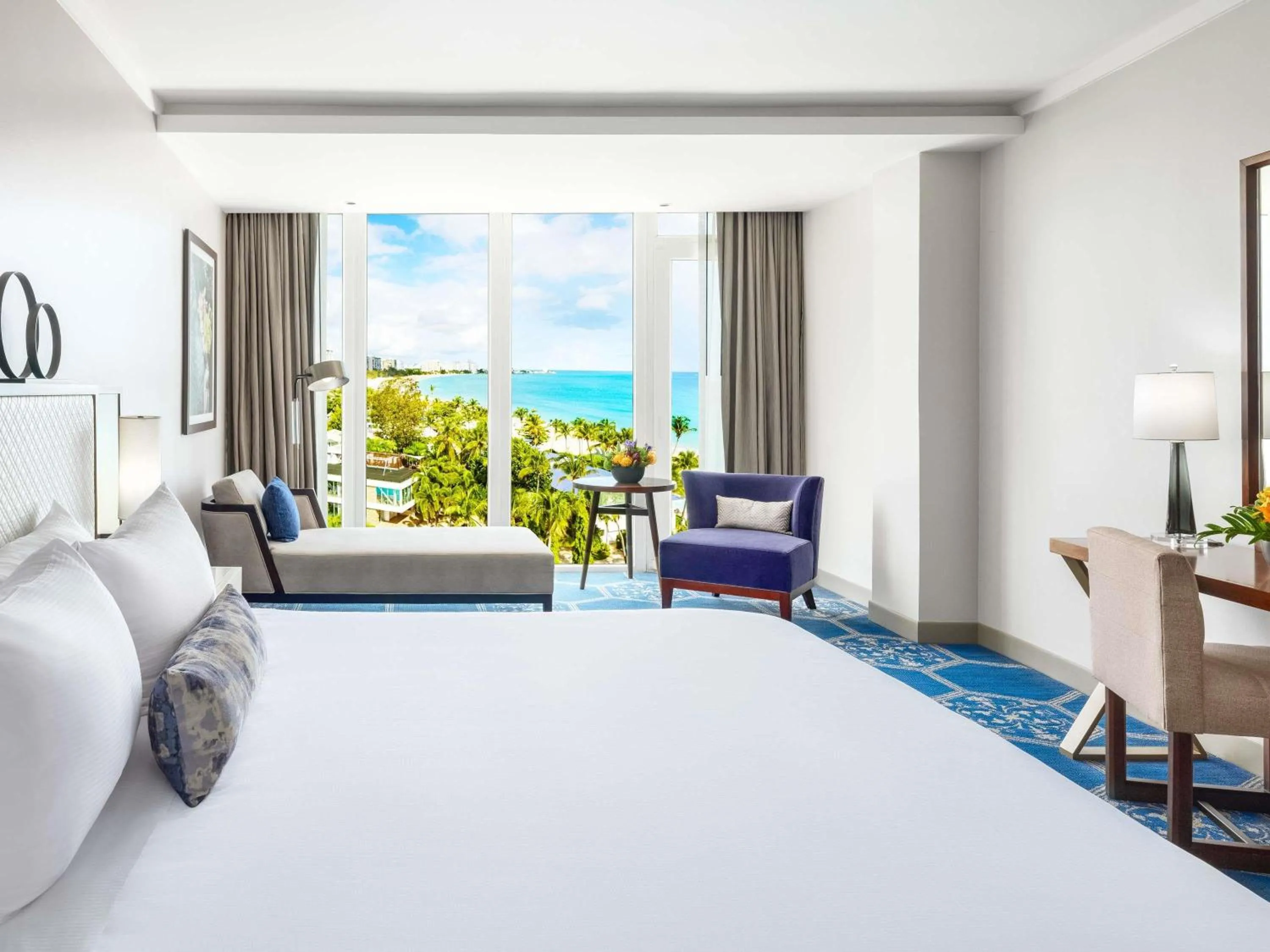 Bedroom, Bed in Fairmont El San Juan Hotel