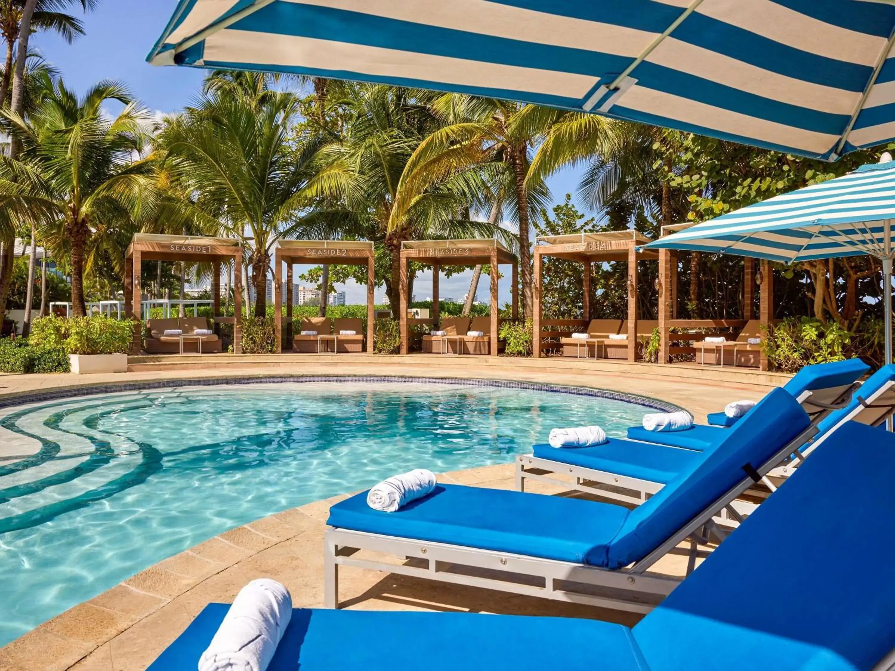 Pool view in Fairmont El San Juan Hotel Pool view in Fairmont El San Juan Hotel