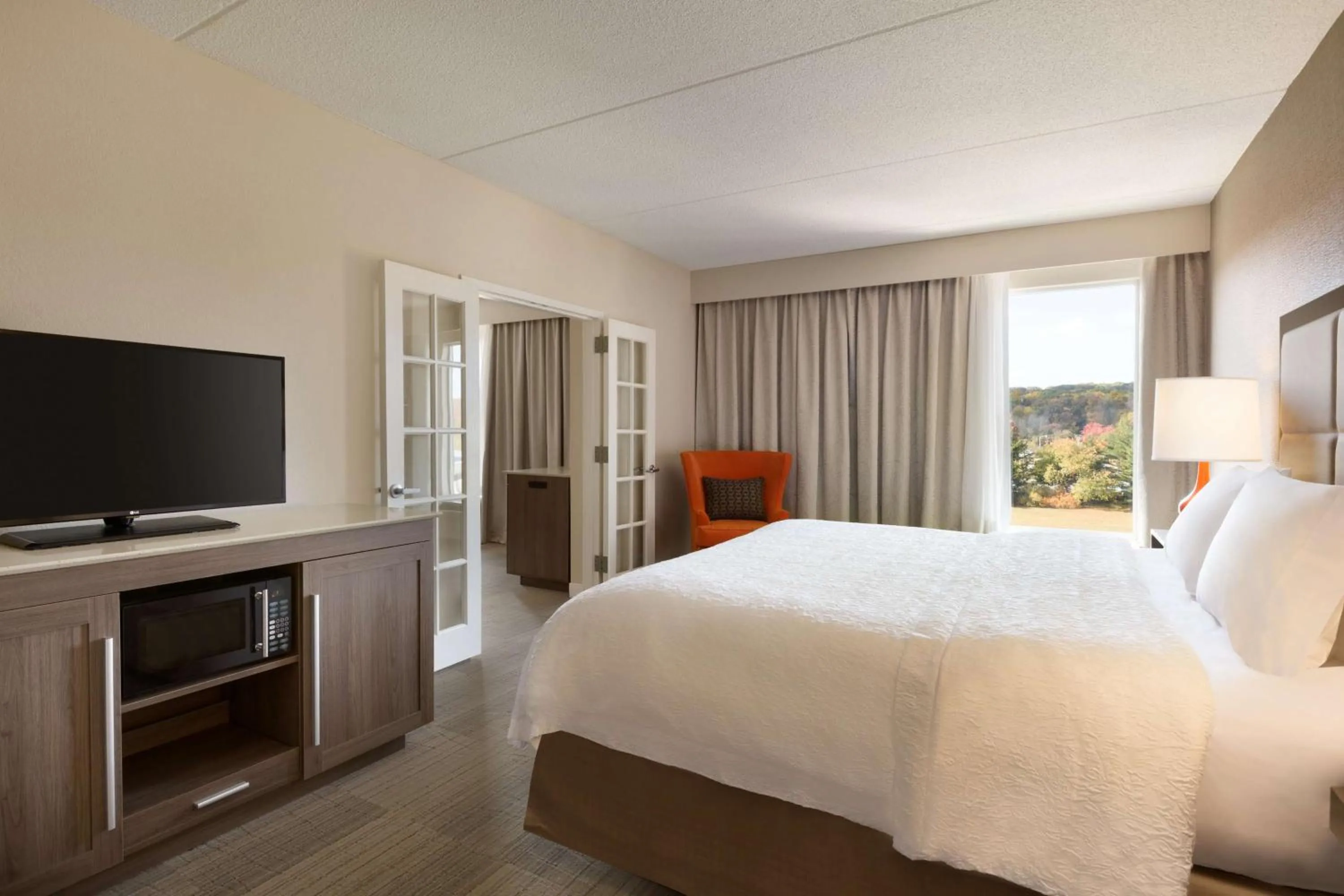 Bedroom, Bed in Hampton Inn Denville-Rockaway-Parsippany