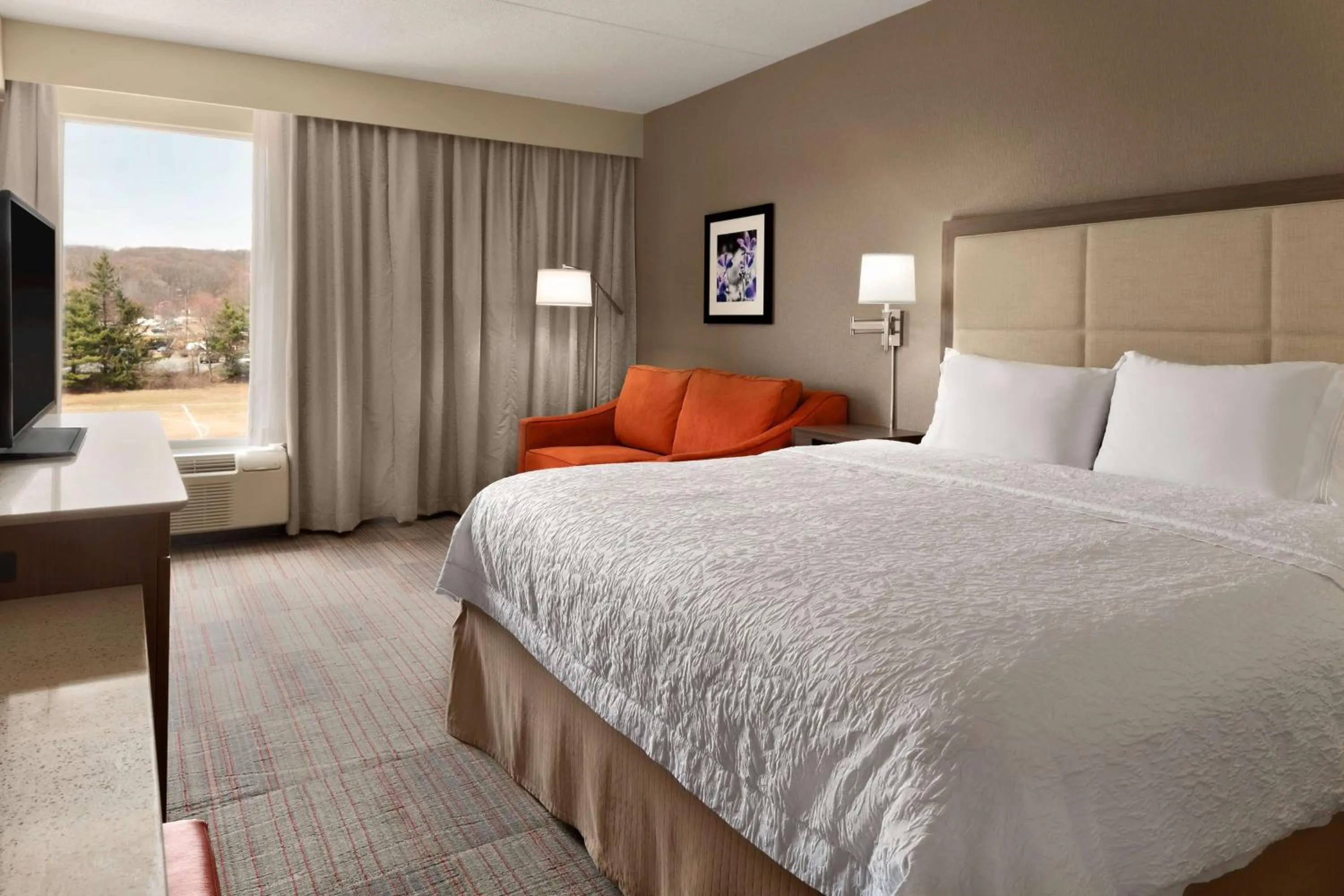 Bedroom, Bed in Hampton Inn Denville-Rockaway-Parsippany