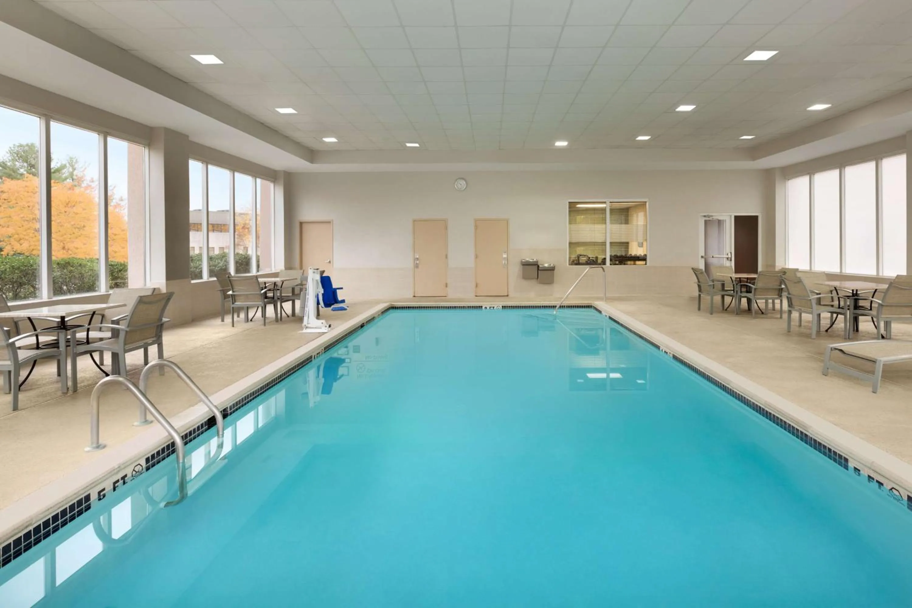 Pool view in Hampton Inn Denville-Rockaway-Parsippany