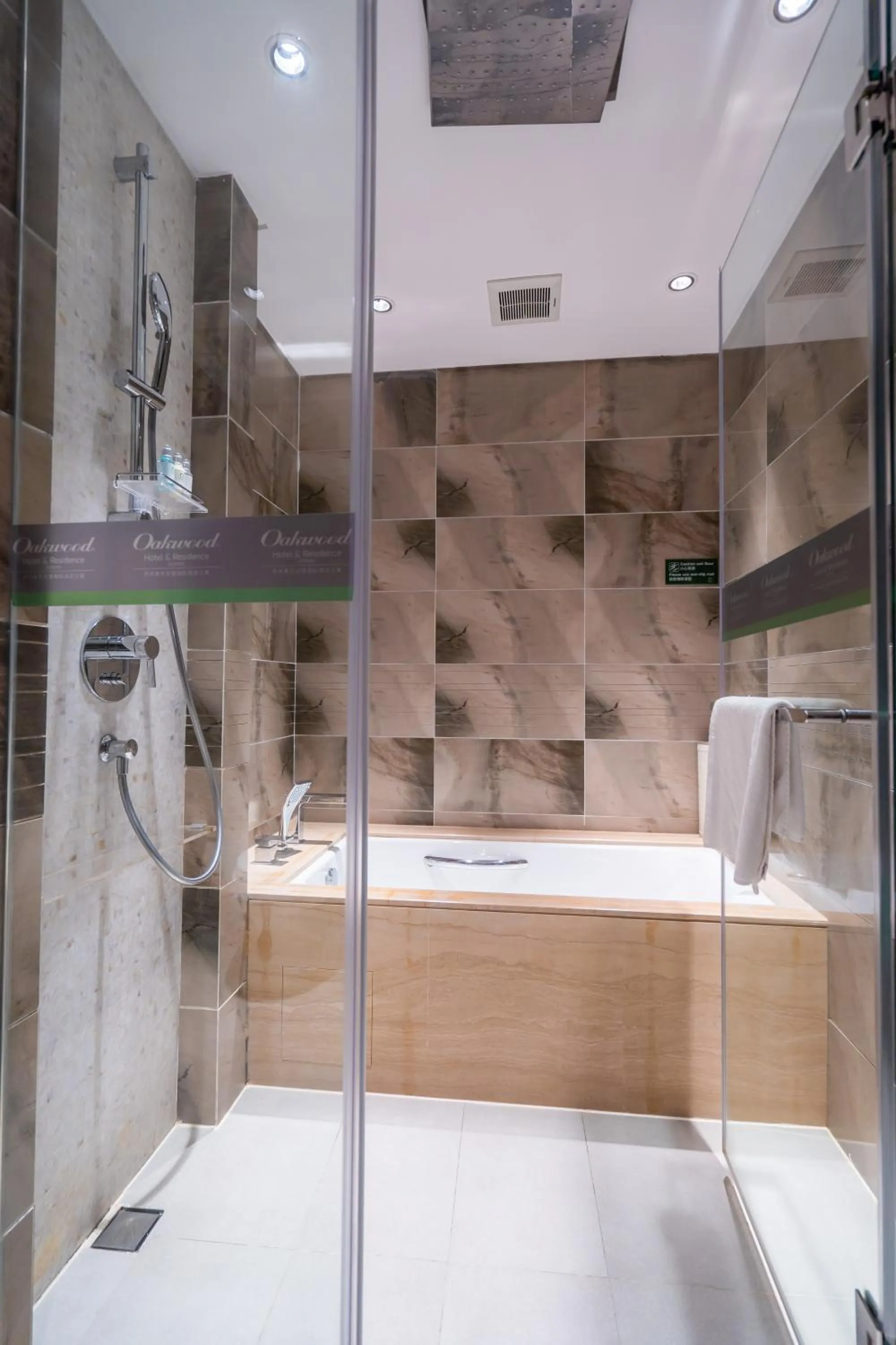 Shower in Oakwood Hotel & Residence Suzhou