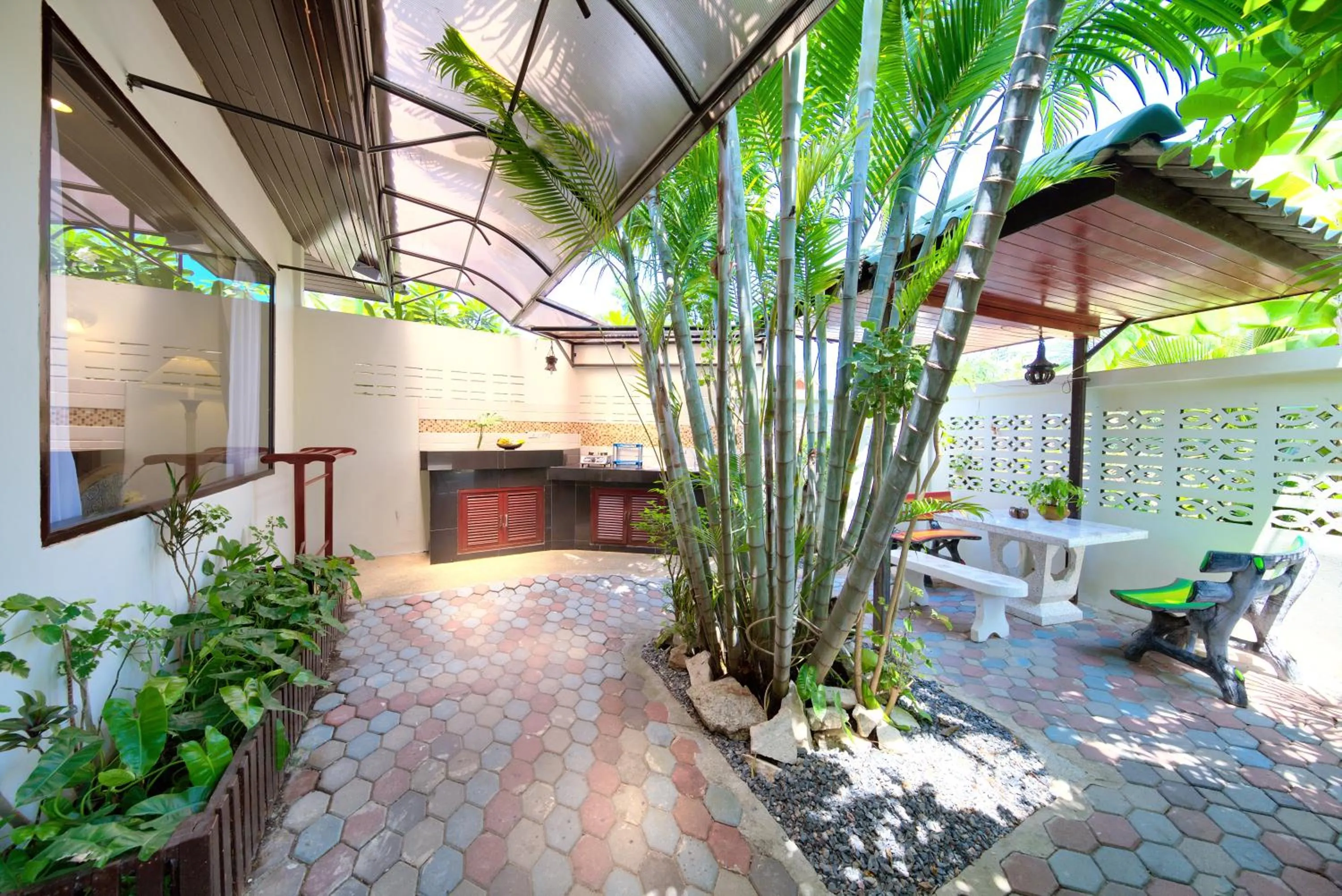 Garden view in Aumpai Luxury