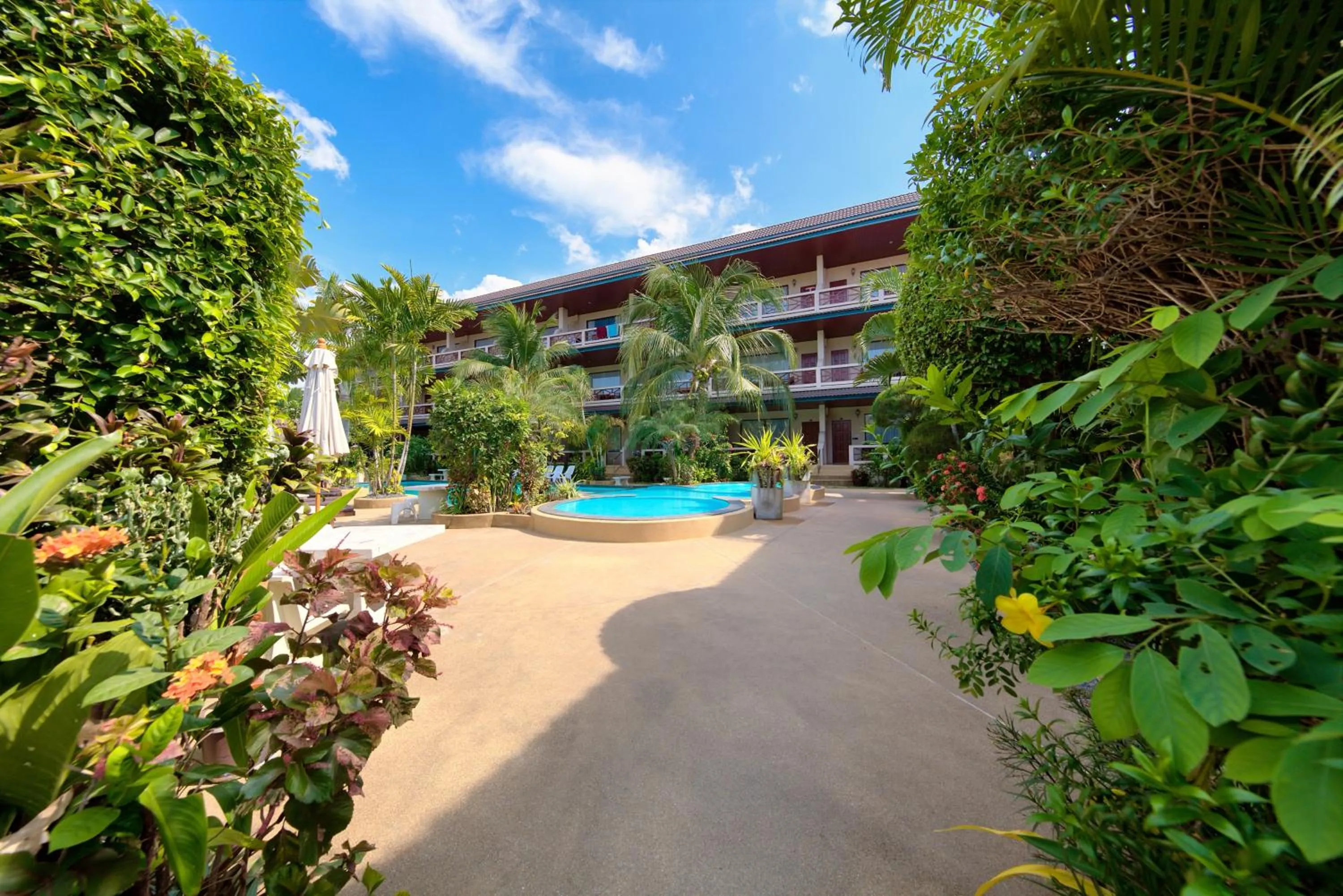 Facade/entrance in Aumpai Luxury