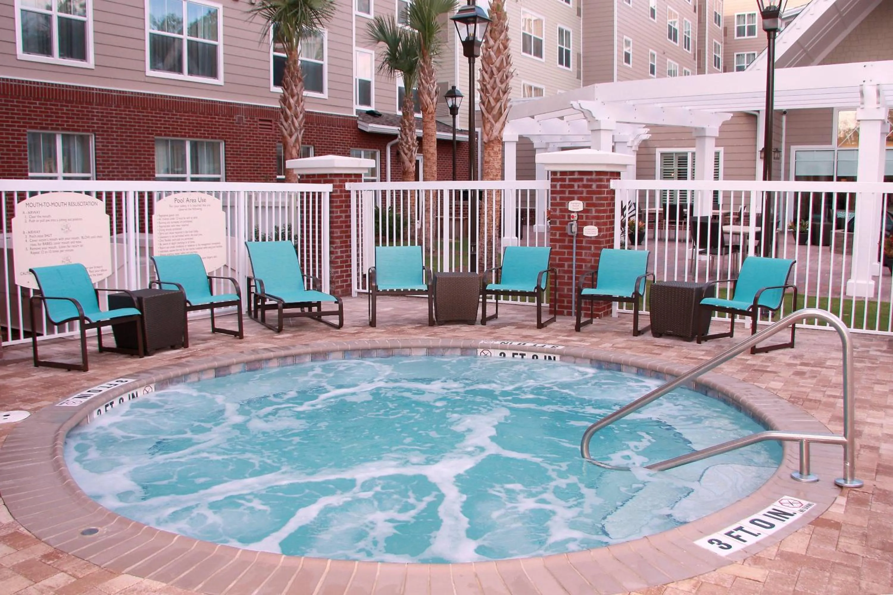 Swimming pool in Residence Inn by Marriott Amelia Island
