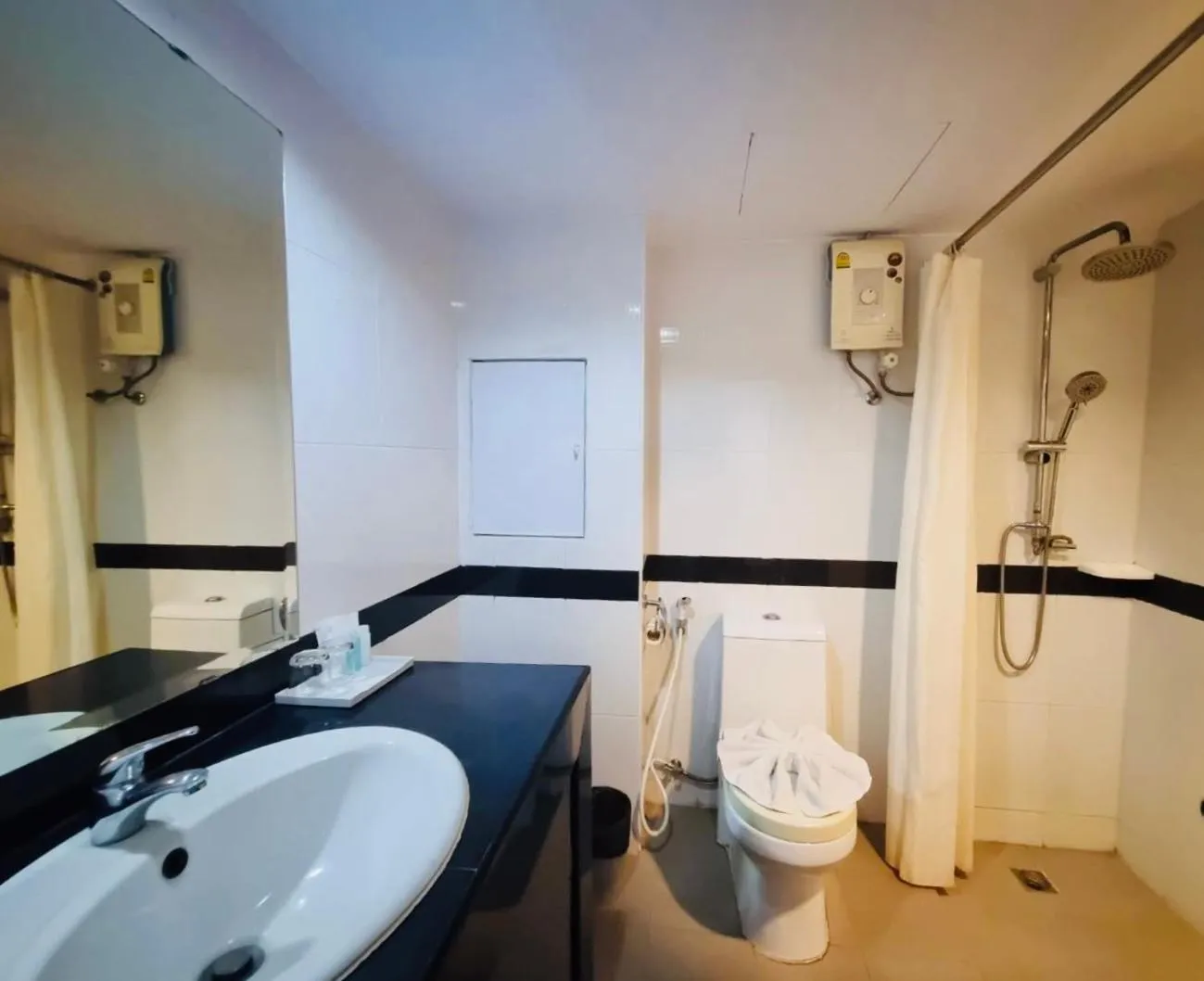 Bathroom in The Grand Day Night