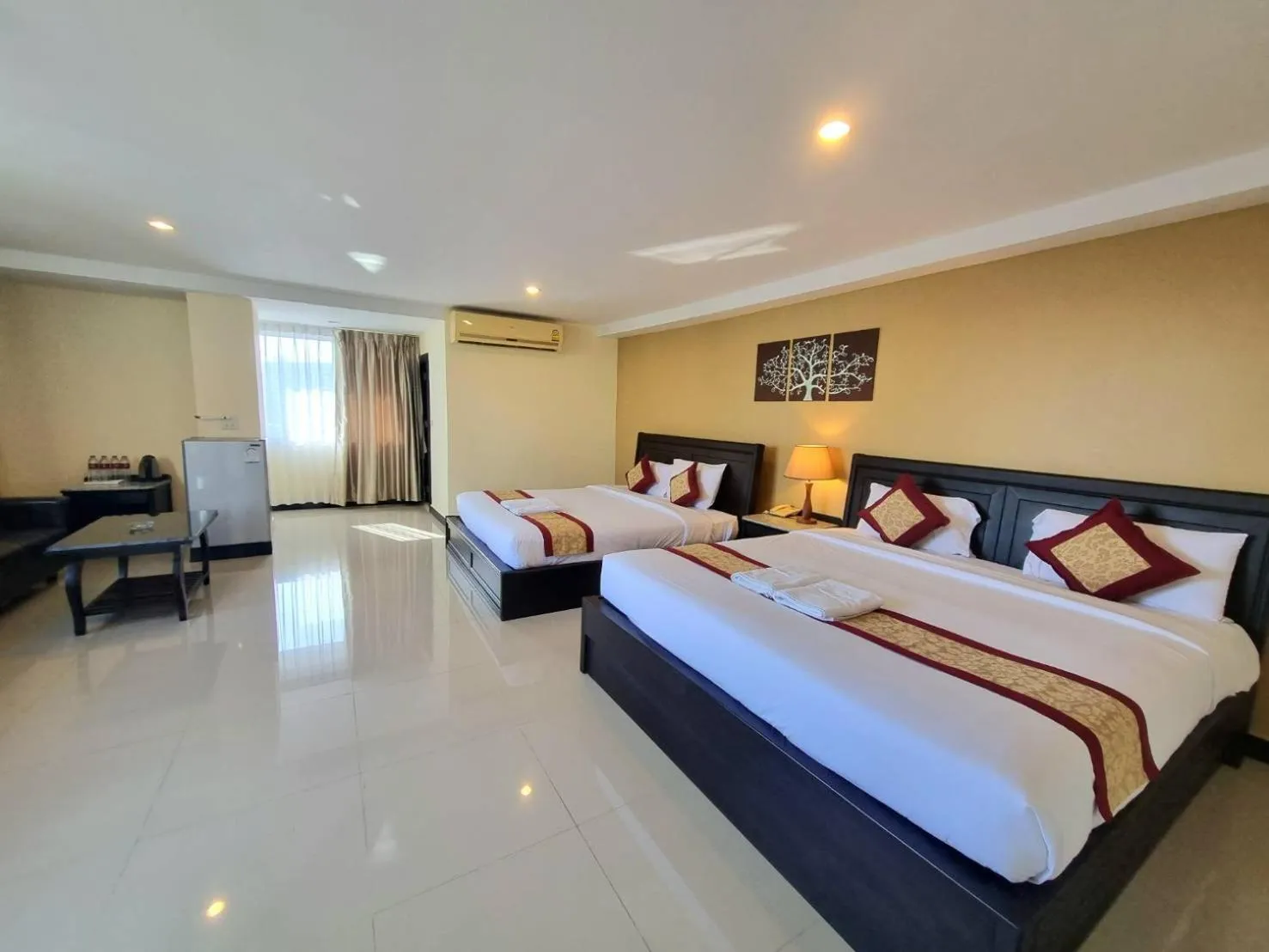 Bedroom, Bed in The Grand Day Night