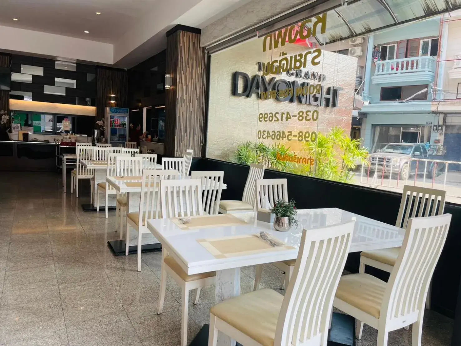 Restaurant/places to eat in The Grand Day Night Restaurant/places to eat in The Grand Day Night