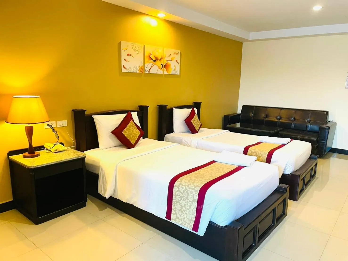 Bedroom, Bed in The Grand Day Night