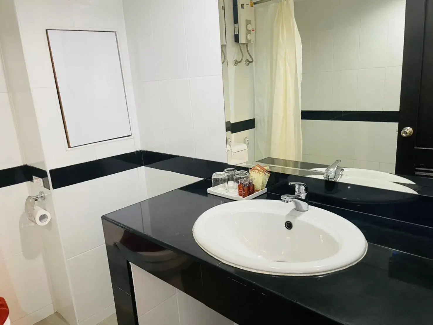 Bathroom in The Grand Day Night Bathroom in The Grand Day Night