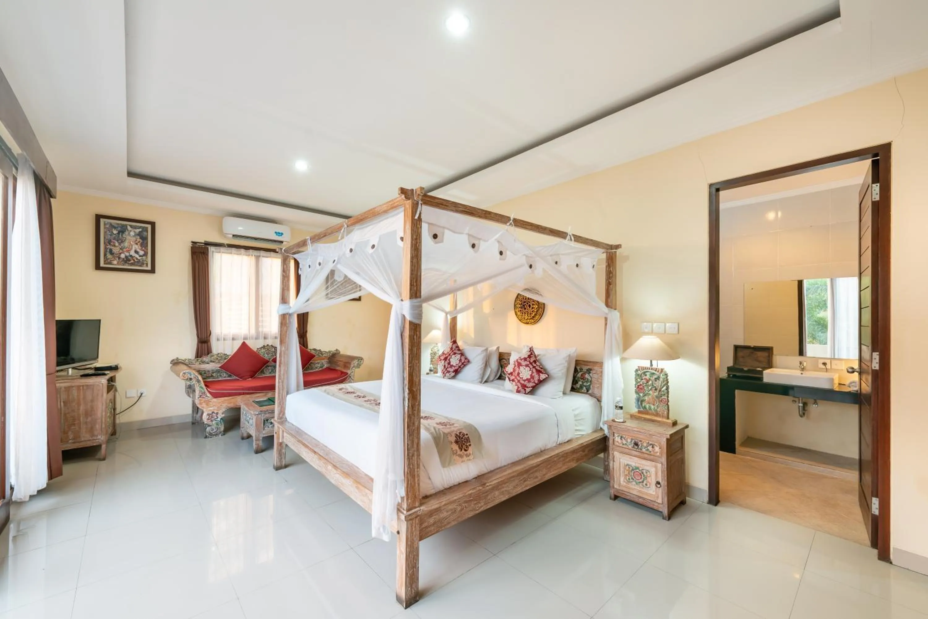 Photo of the whole room, Bed in Ashanti Villa Ubud