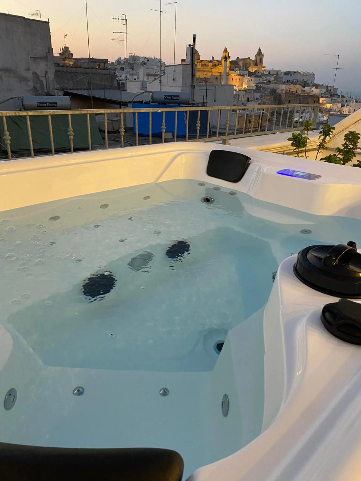 Hot Tub in Ostuni 21mq Homes