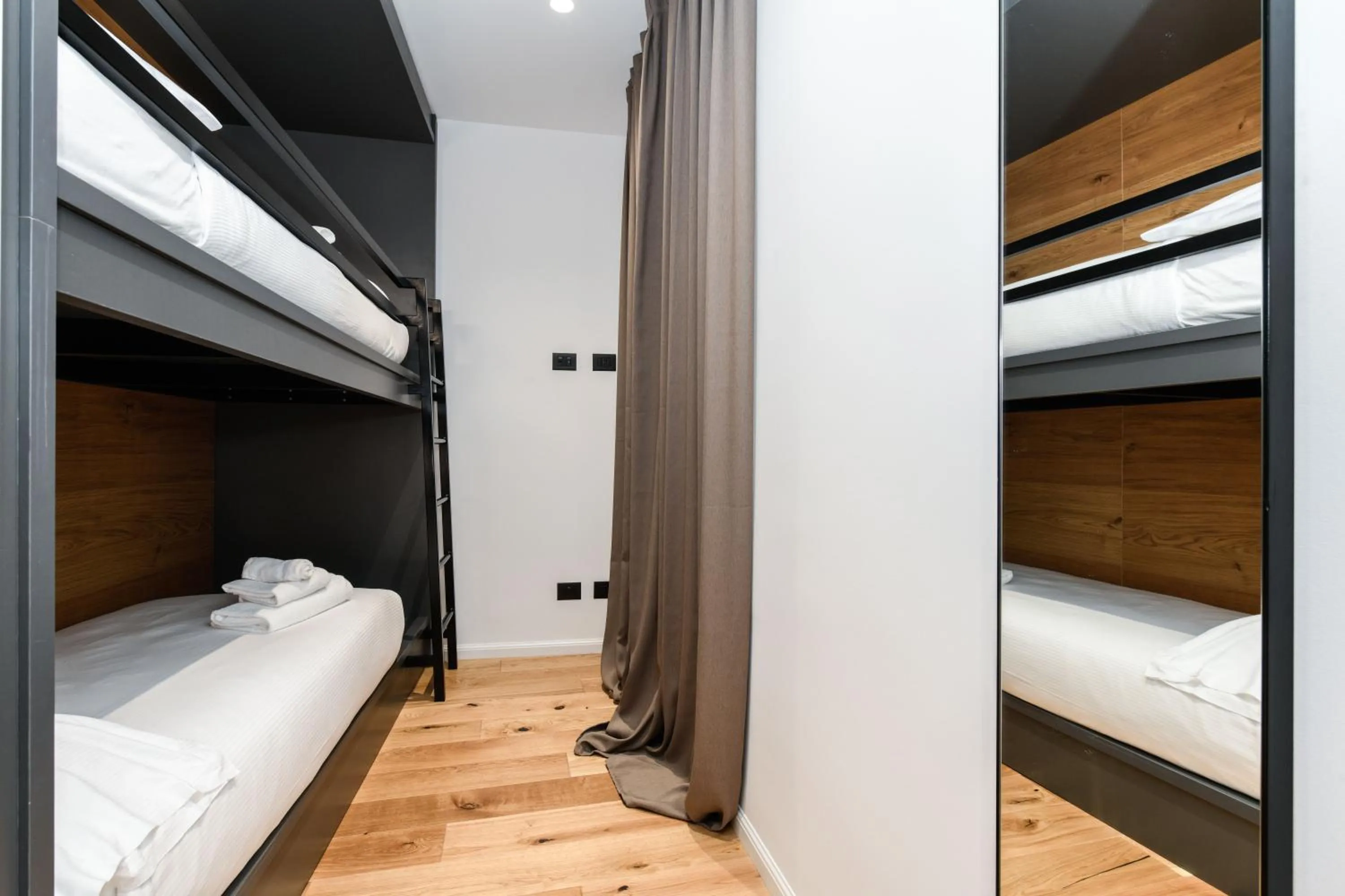 Bedroom, Bed in Hotel Arya by Mauro