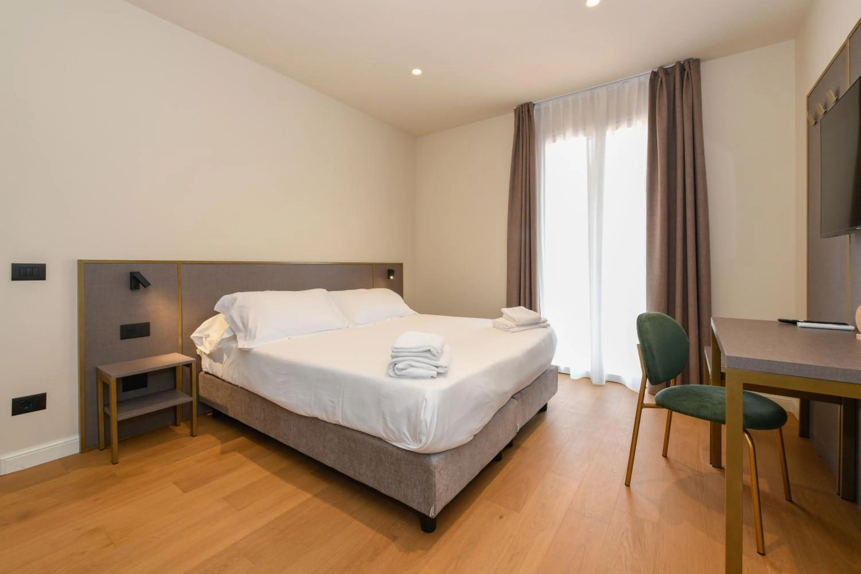 TV and multimedia, Bed in Best Western Hotel Arya