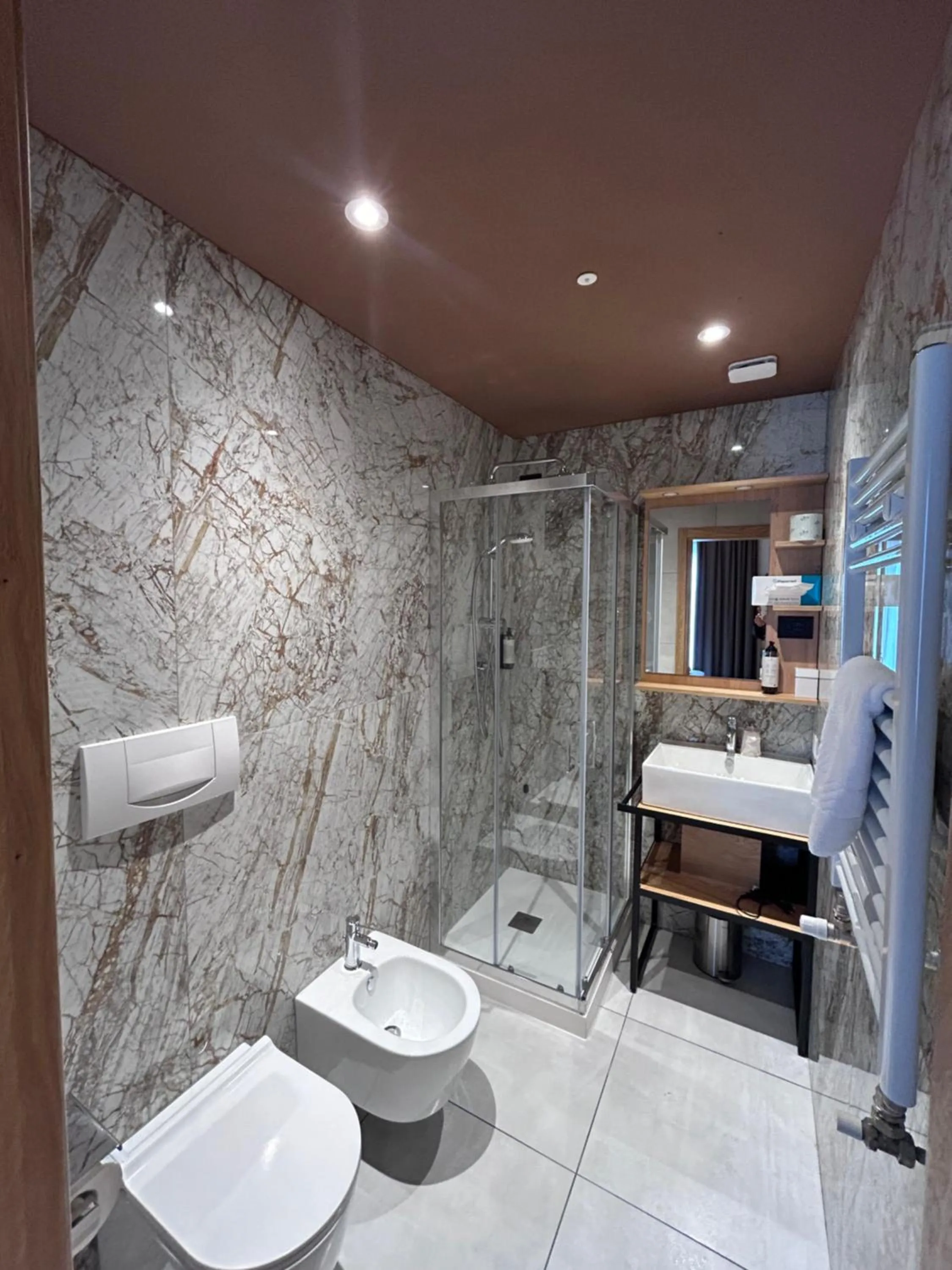 Bathroom in Hotel Arya by Mauro