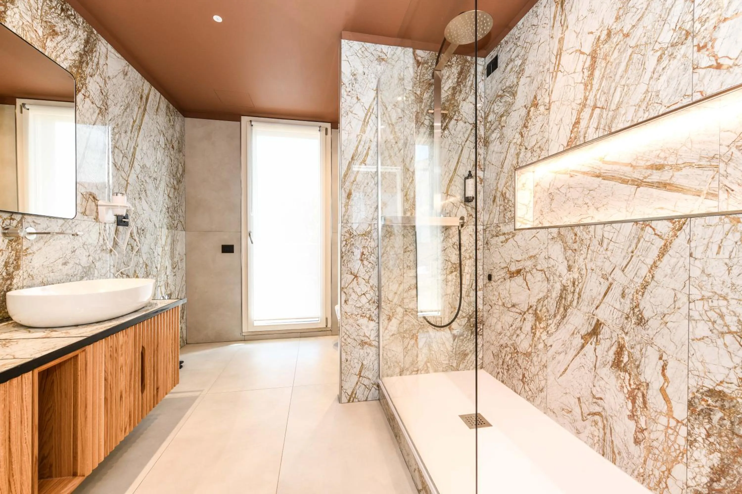 Bathroom in Hotel Arya by Mauro