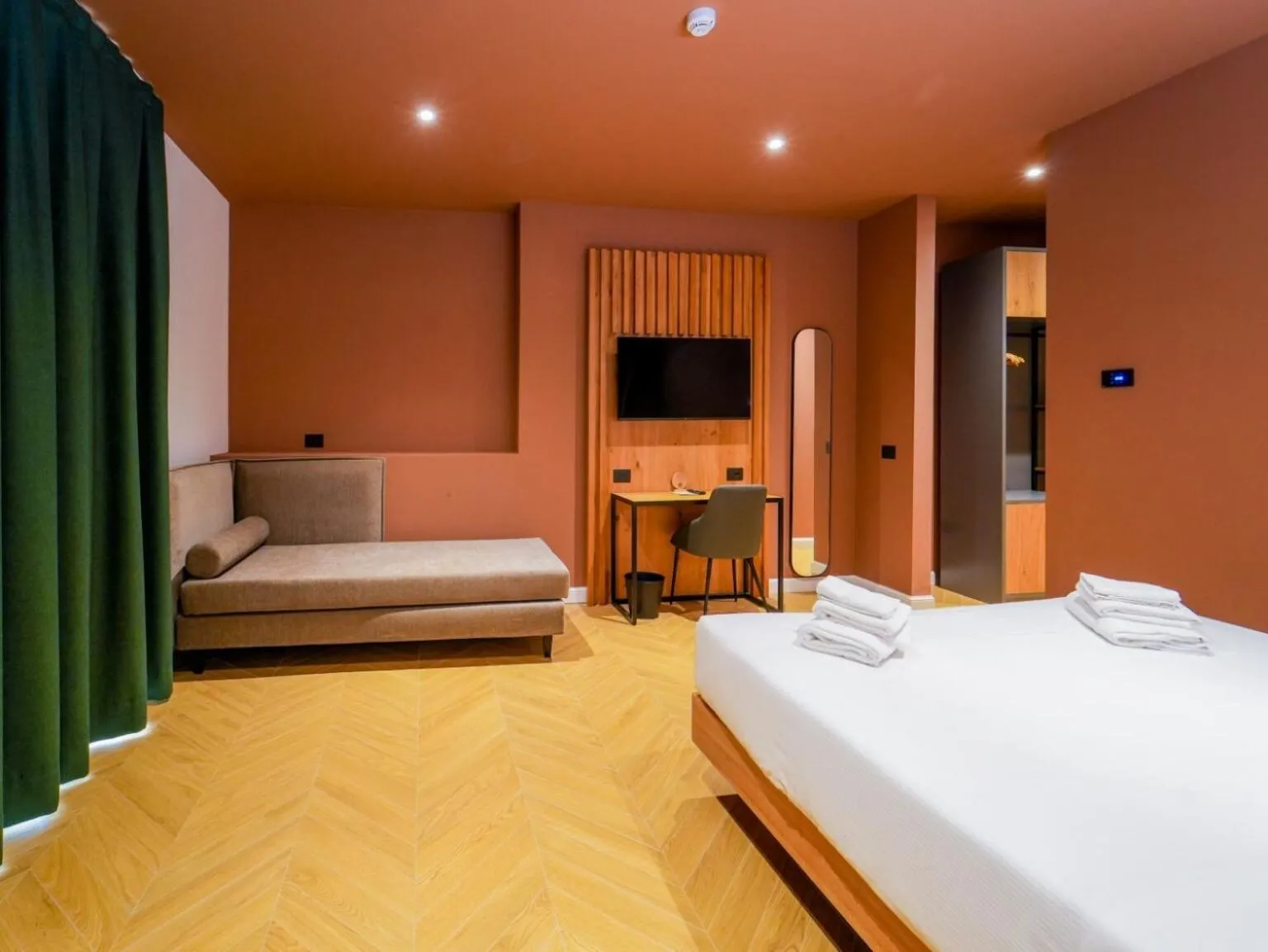 Bed in Best Western Hotel Arya