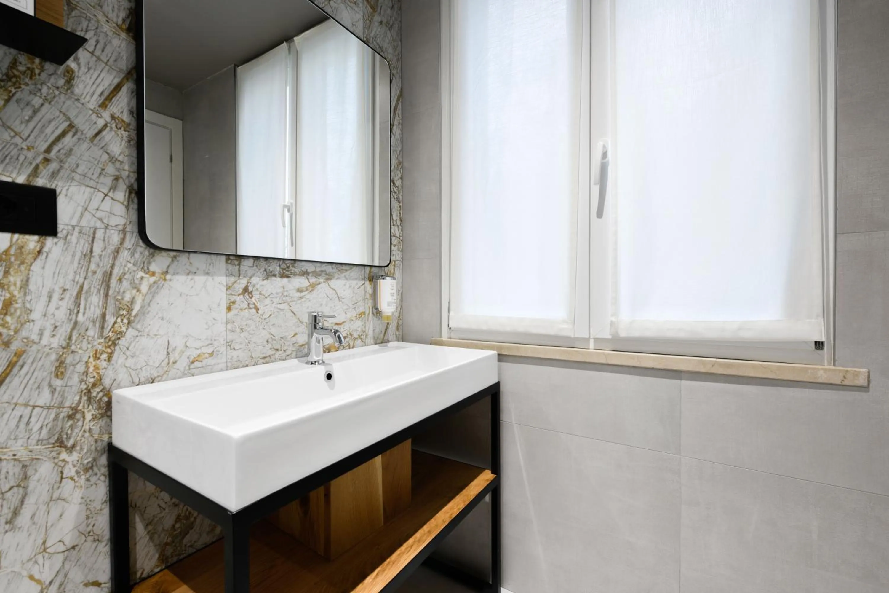 Bathroom in Hotel Arya by Mauro