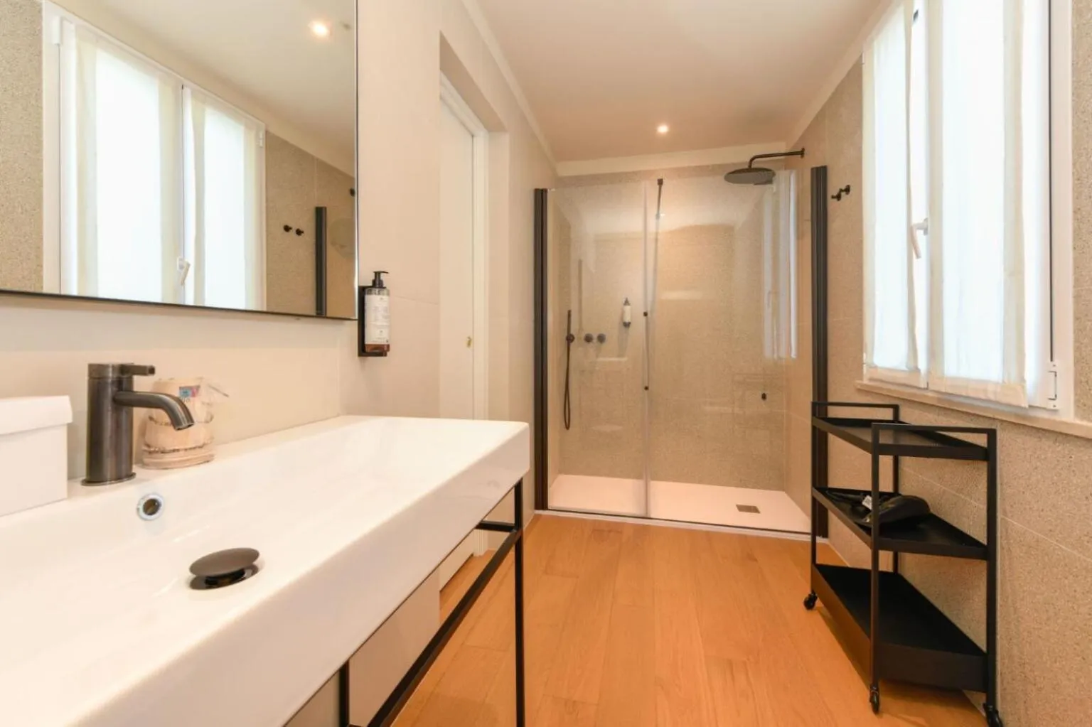 Shower in Best Western Hotel Arya