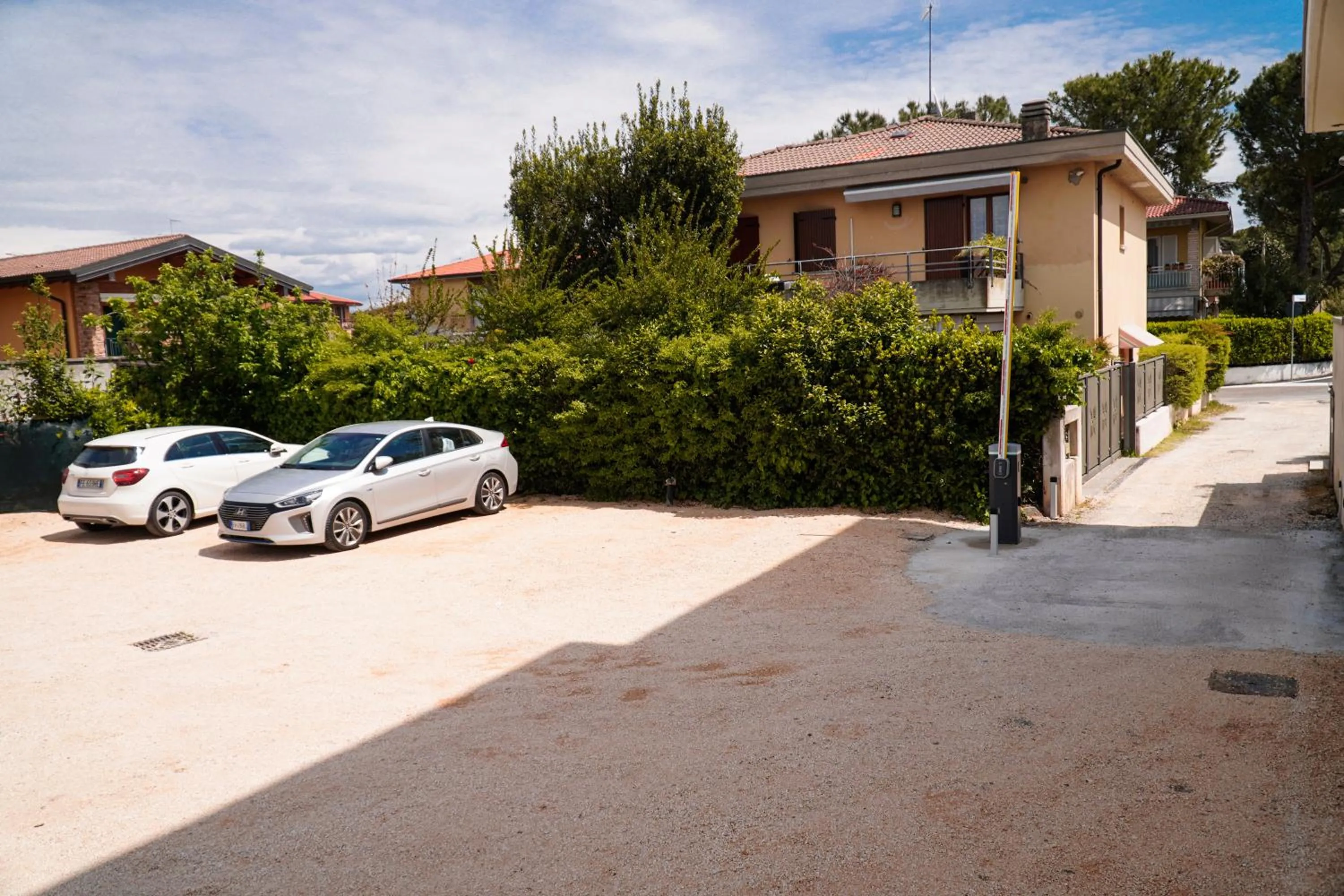 Parking in Hotel Arya by Mauro