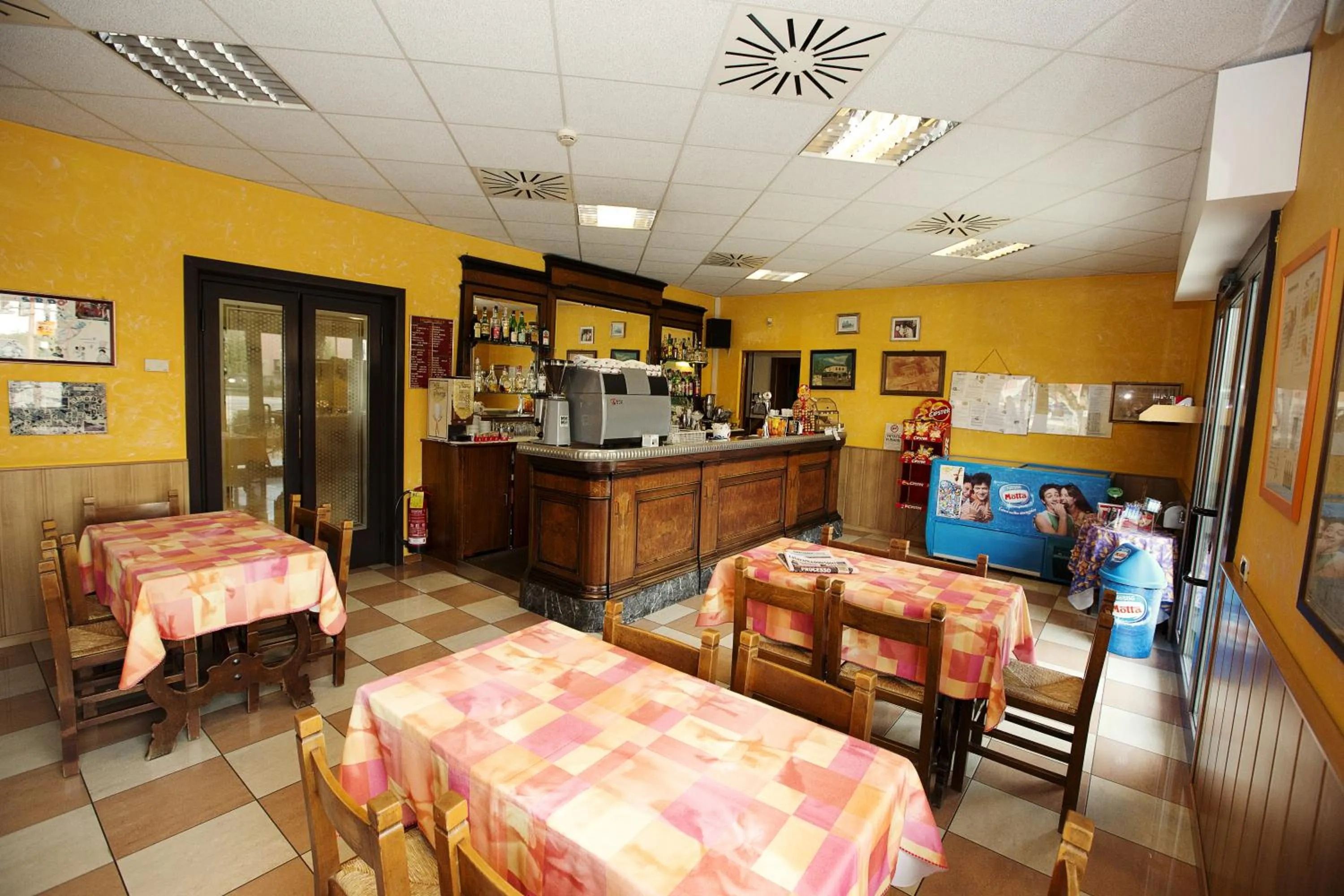 Restaurant/places to eat in Hotel Ganfo