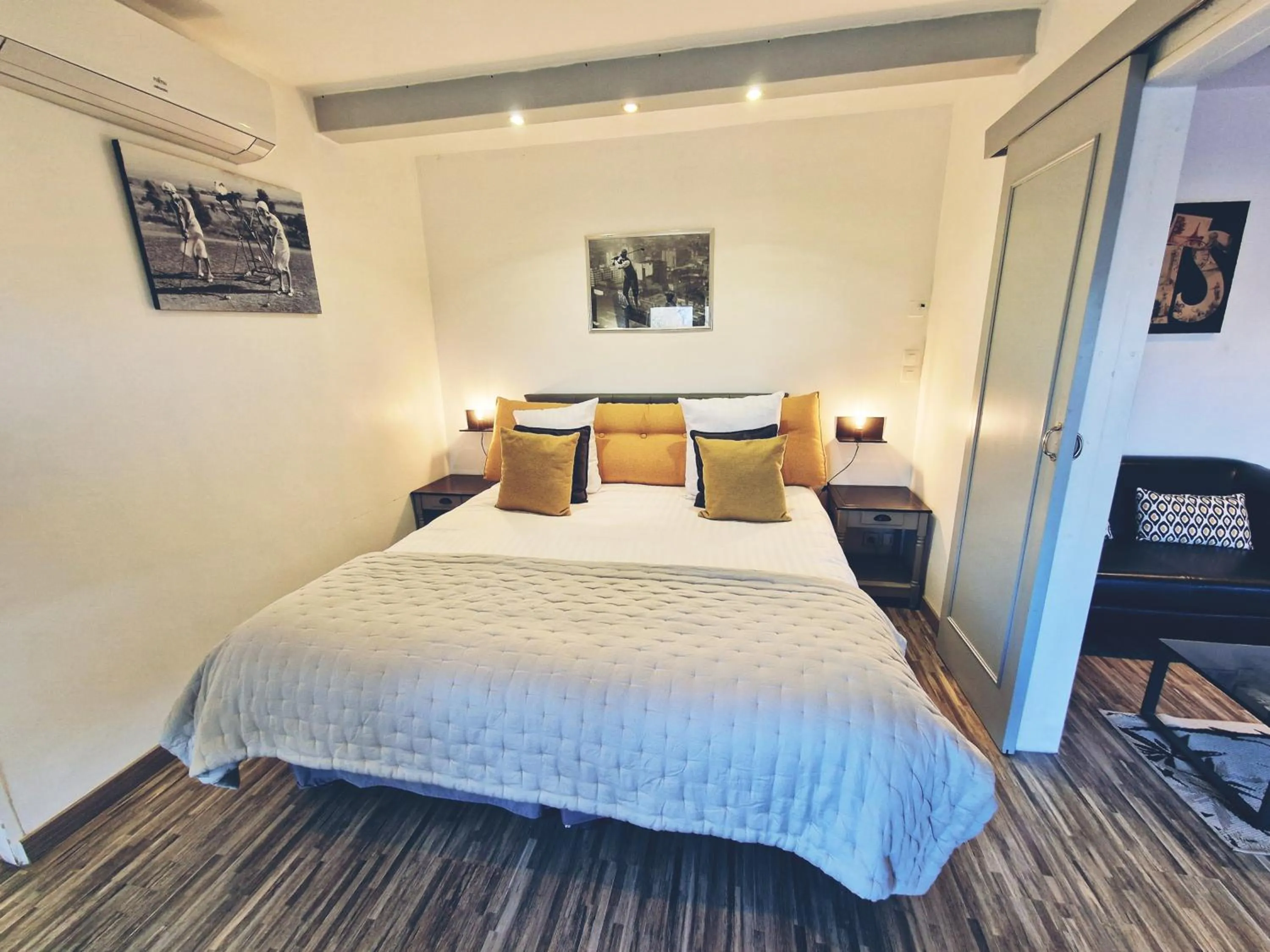 Bedroom, Bed in Les Terrasses de Saumur - Hôtel & Appartements - Restaurant & Spa (Logis)