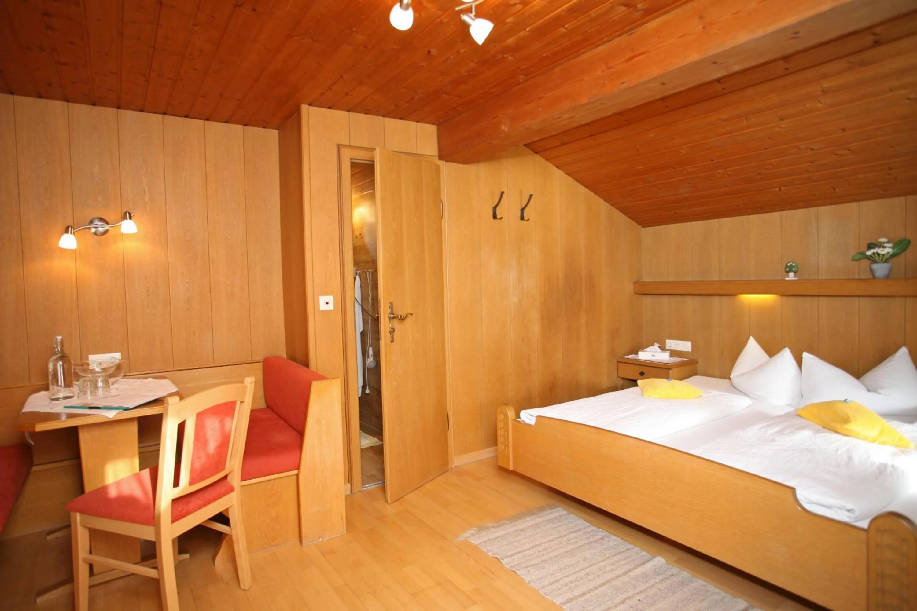 Economy Double Room in Beim Nuihausa
