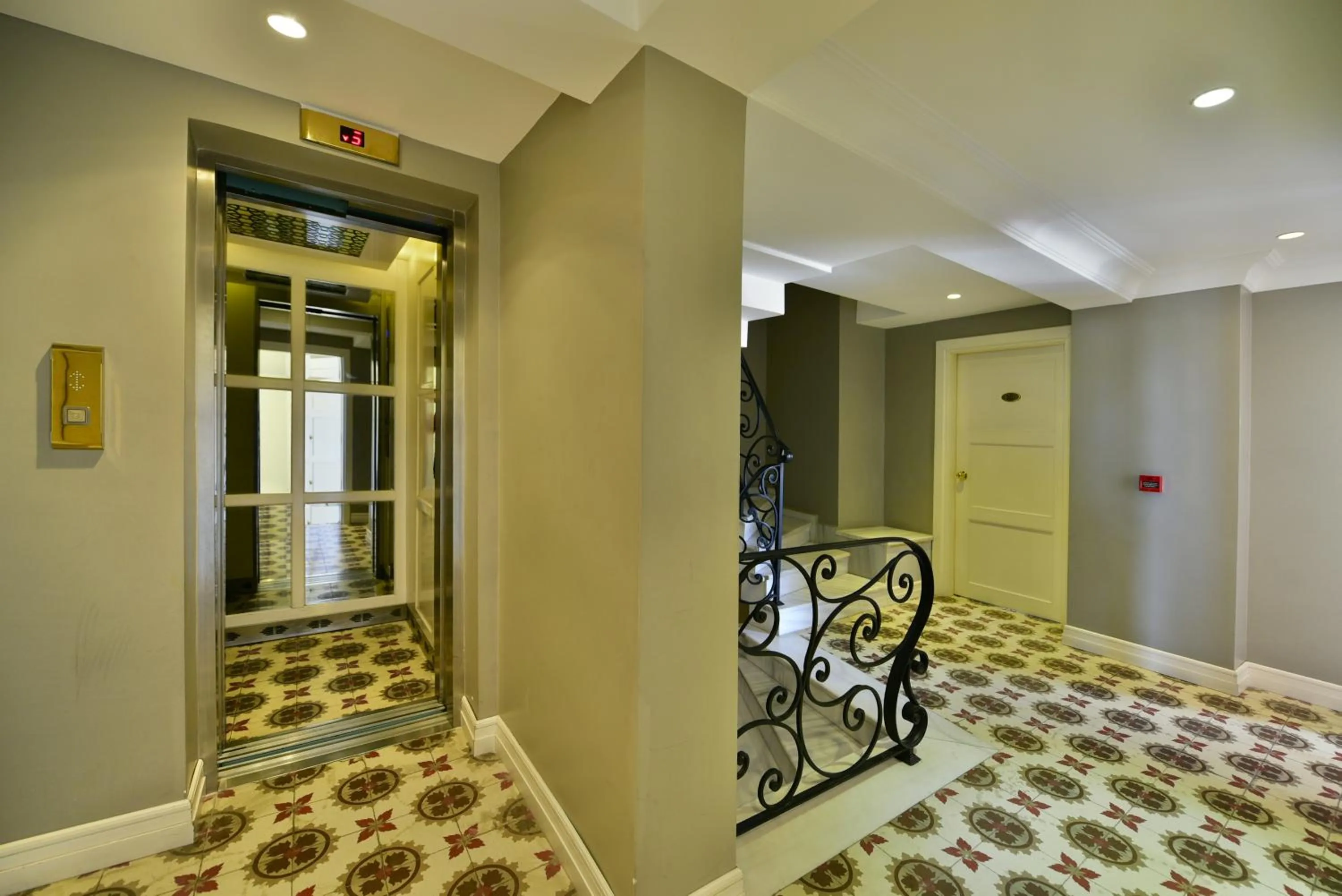 Floor plan, Bed in Agora Life Hotel - Special Class