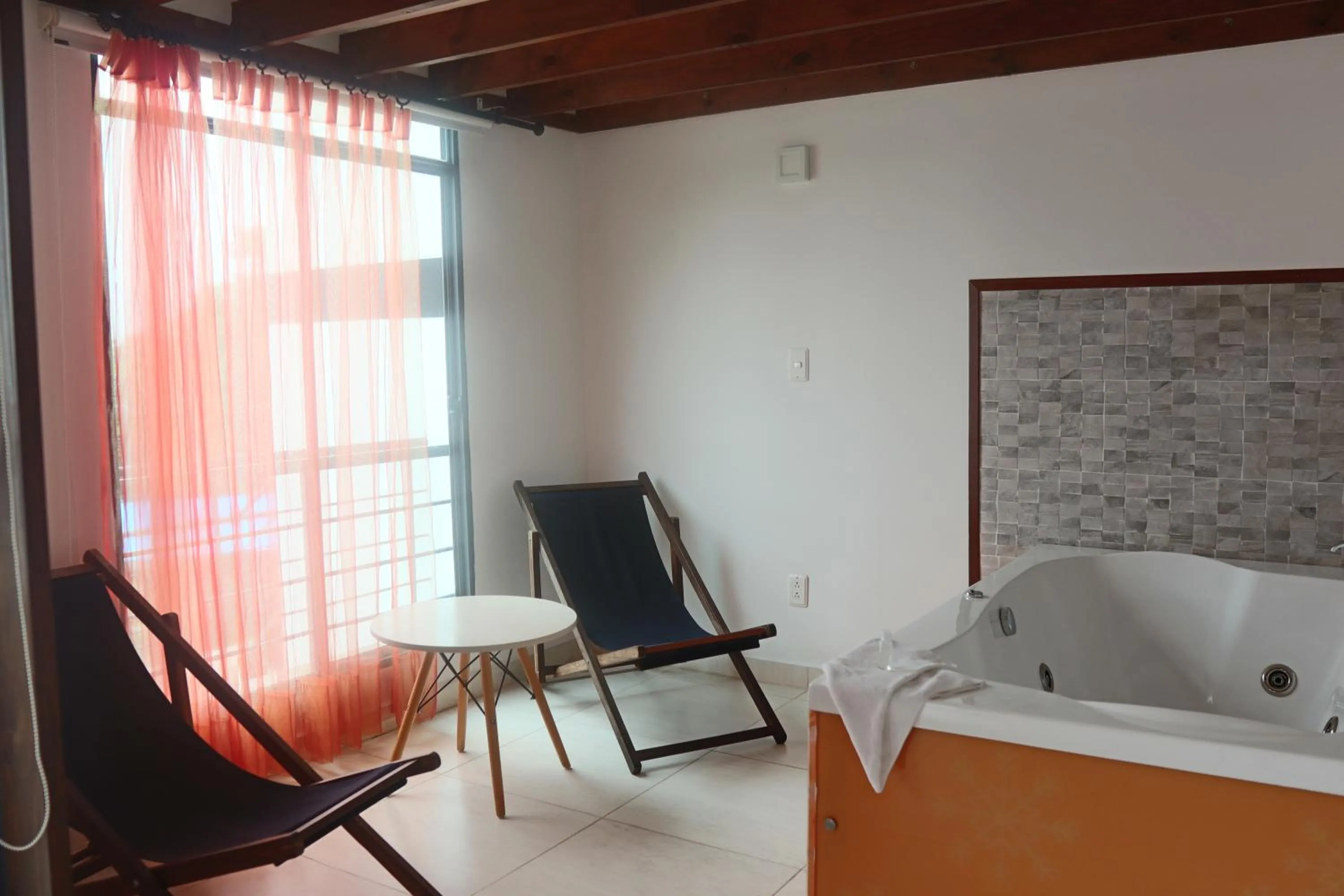 Hot Tub in Hotel Syvanna Wellness and Spa