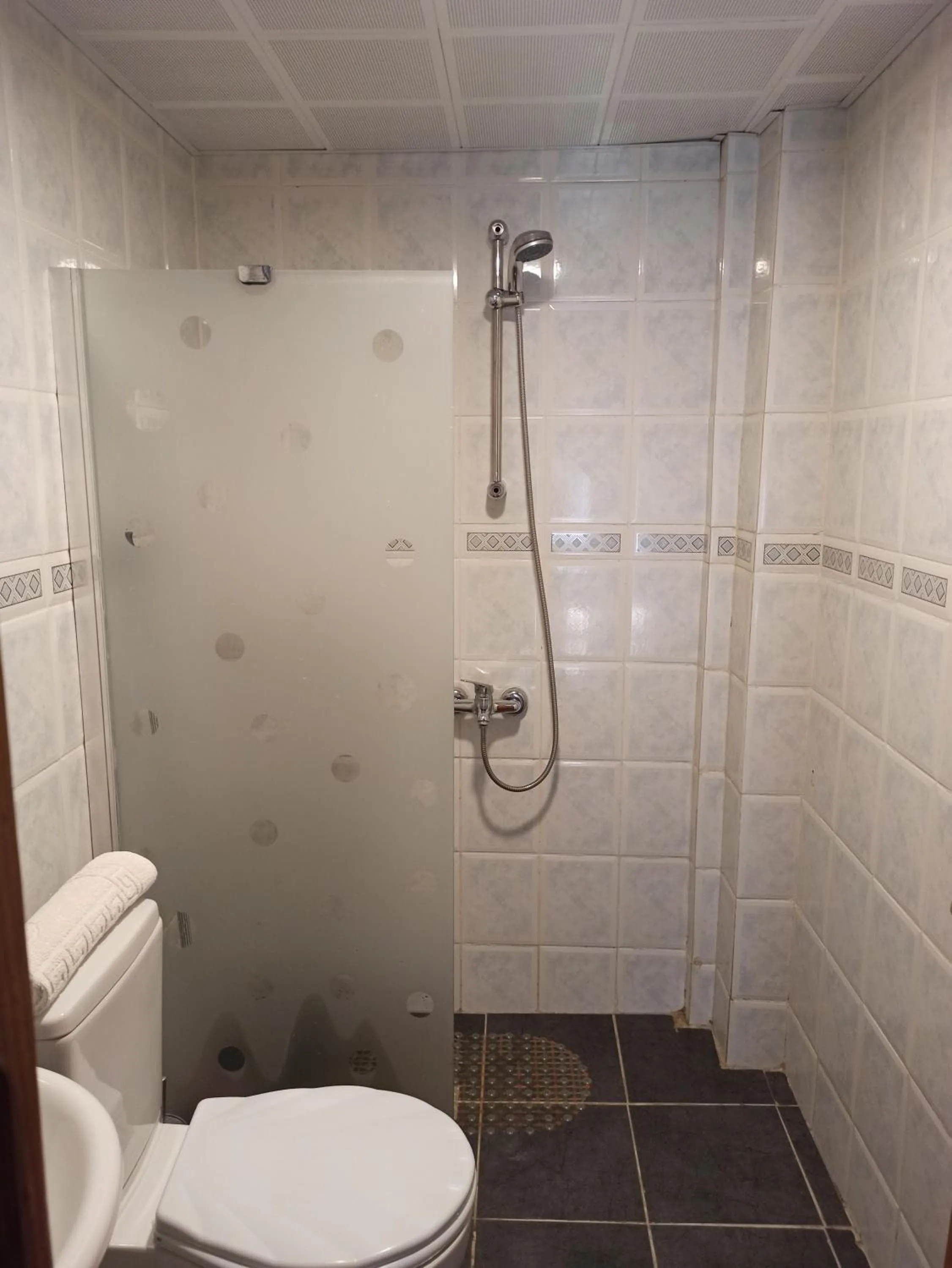 Shower in Işıl Suit Apart Otel