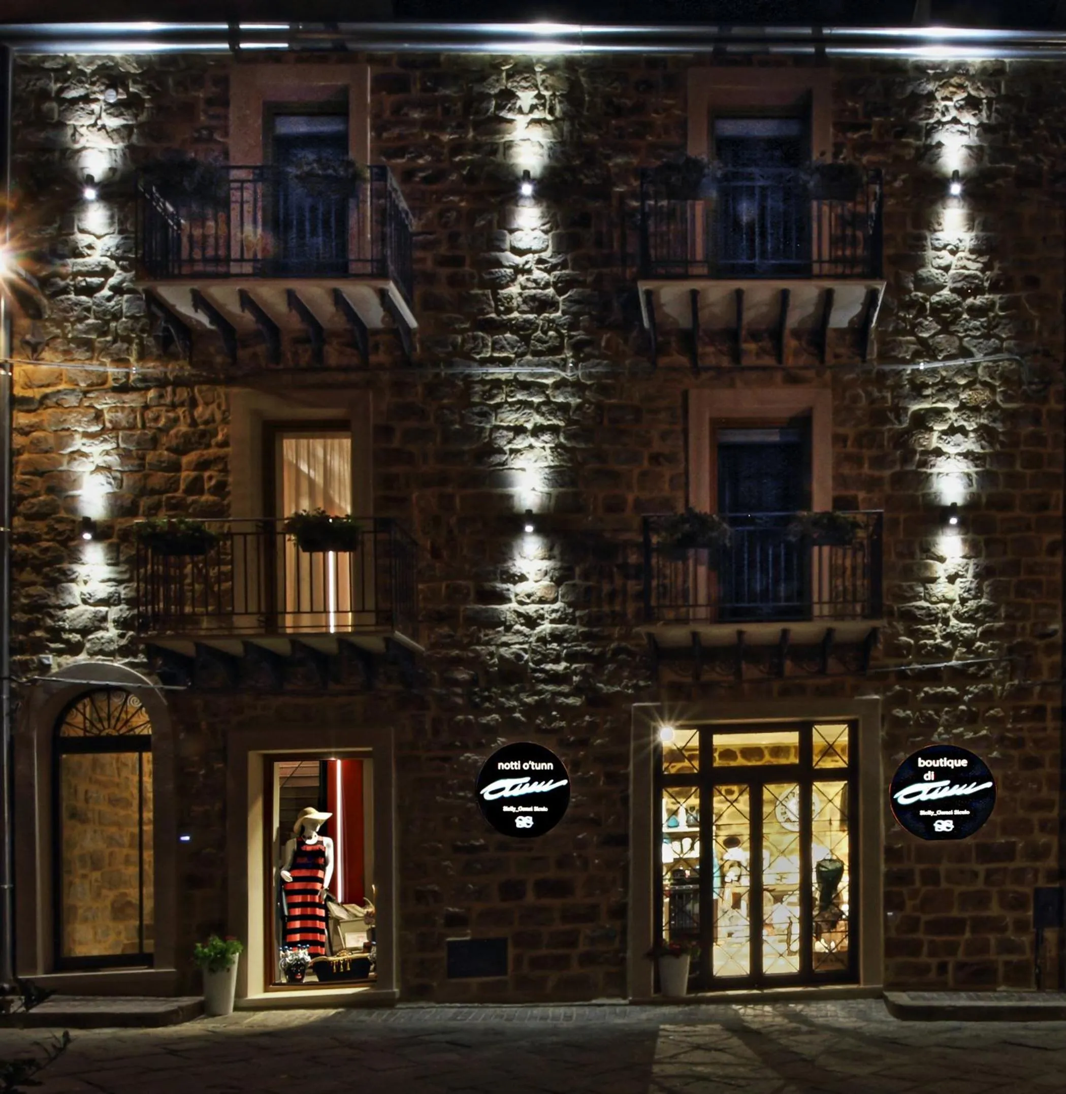 Facade/entrance in Notti O' Tunn Luxury Rooms in centro