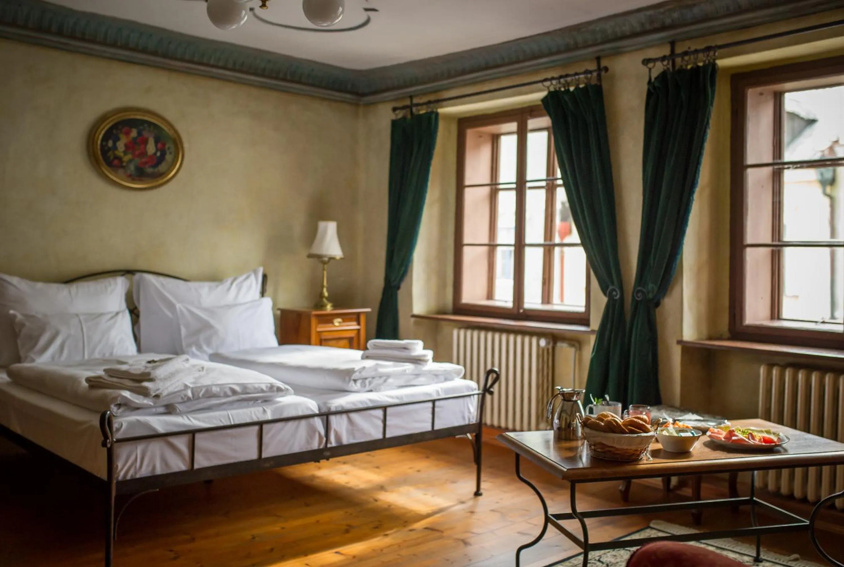 Day, Bed in Alt Straninger