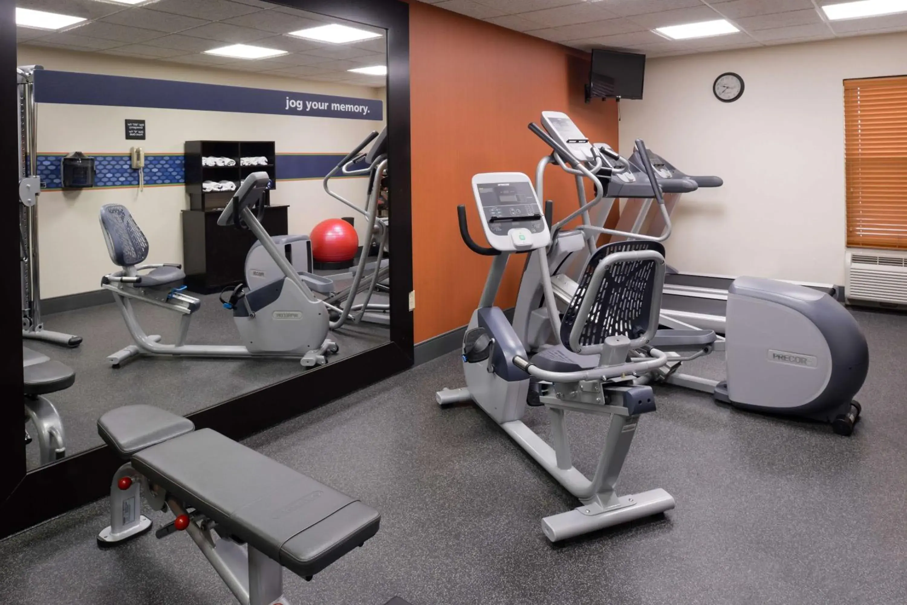 Fitness centre/facilities in Hampton Inn Elkhart Fitness centre/facilities in Hampton Inn Elkhart