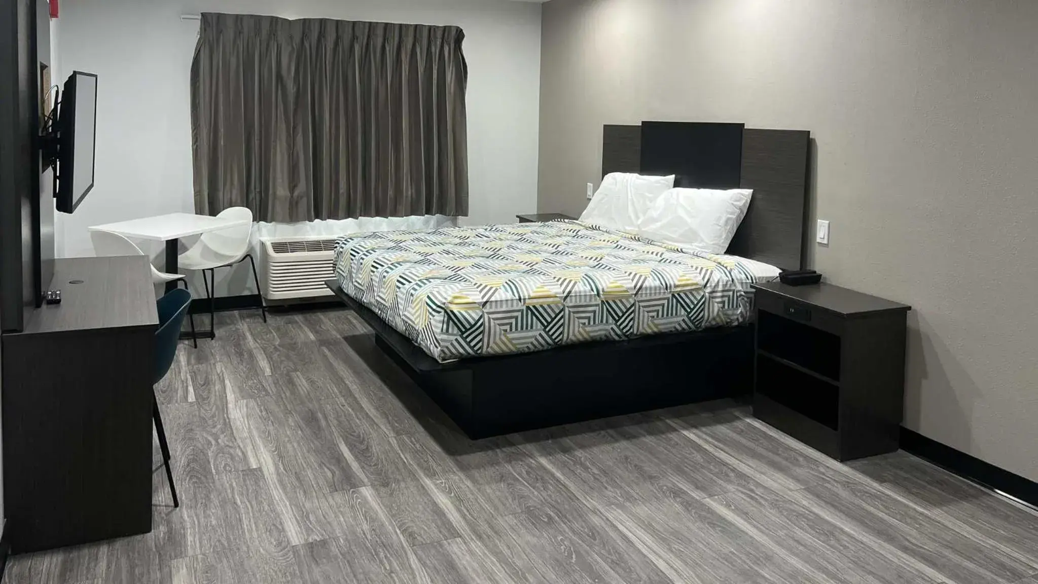 King Room - Non-Smoking in Studio 6 Oklahoma City, OK South King Room - Non-Smoking in Studio 6 Oklahoma City, OK South