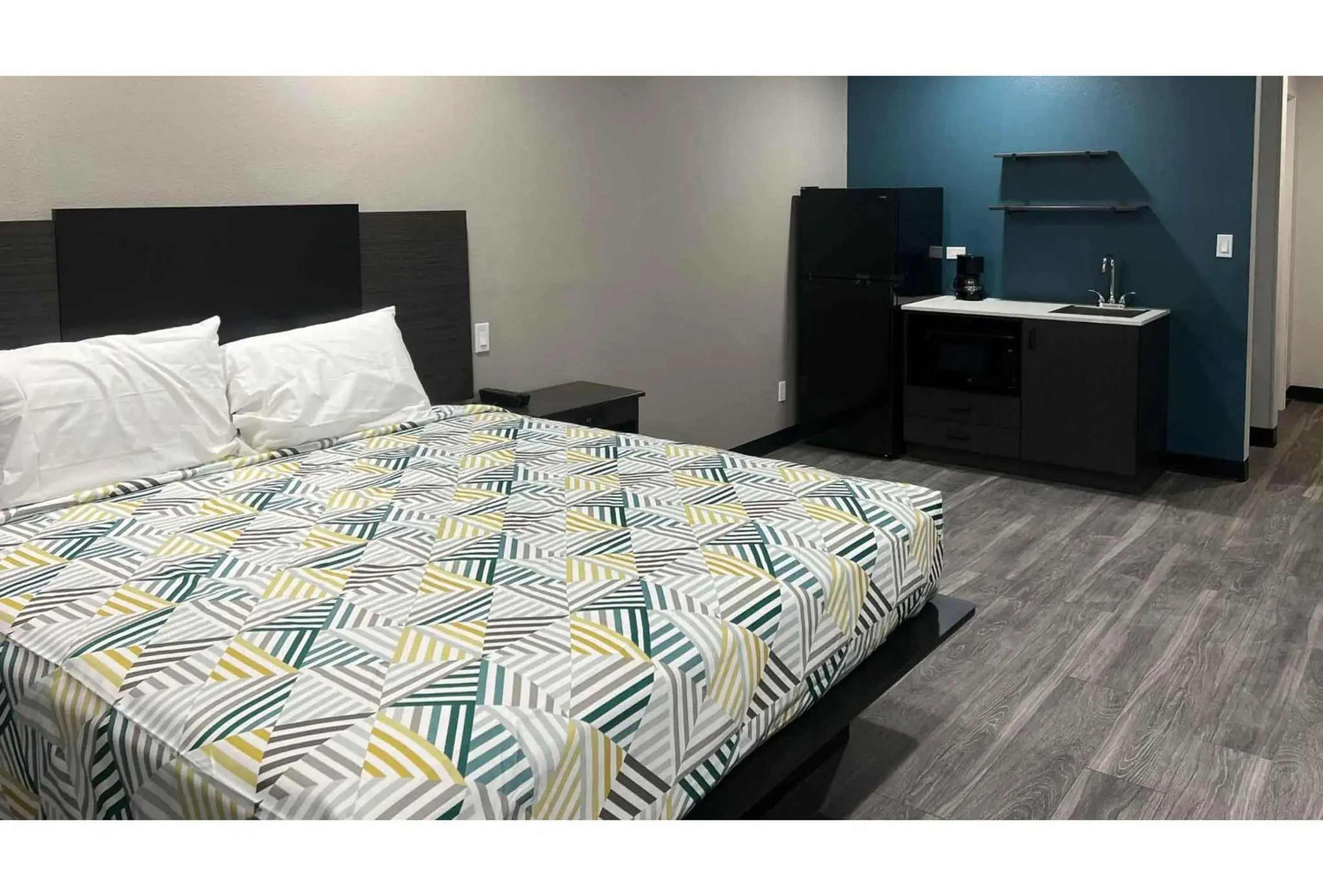 Bedroom, Bed in Studio 6 Oklahoma City, OK South Bedroom, Bed in Studio 6 Oklahoma City, OK South