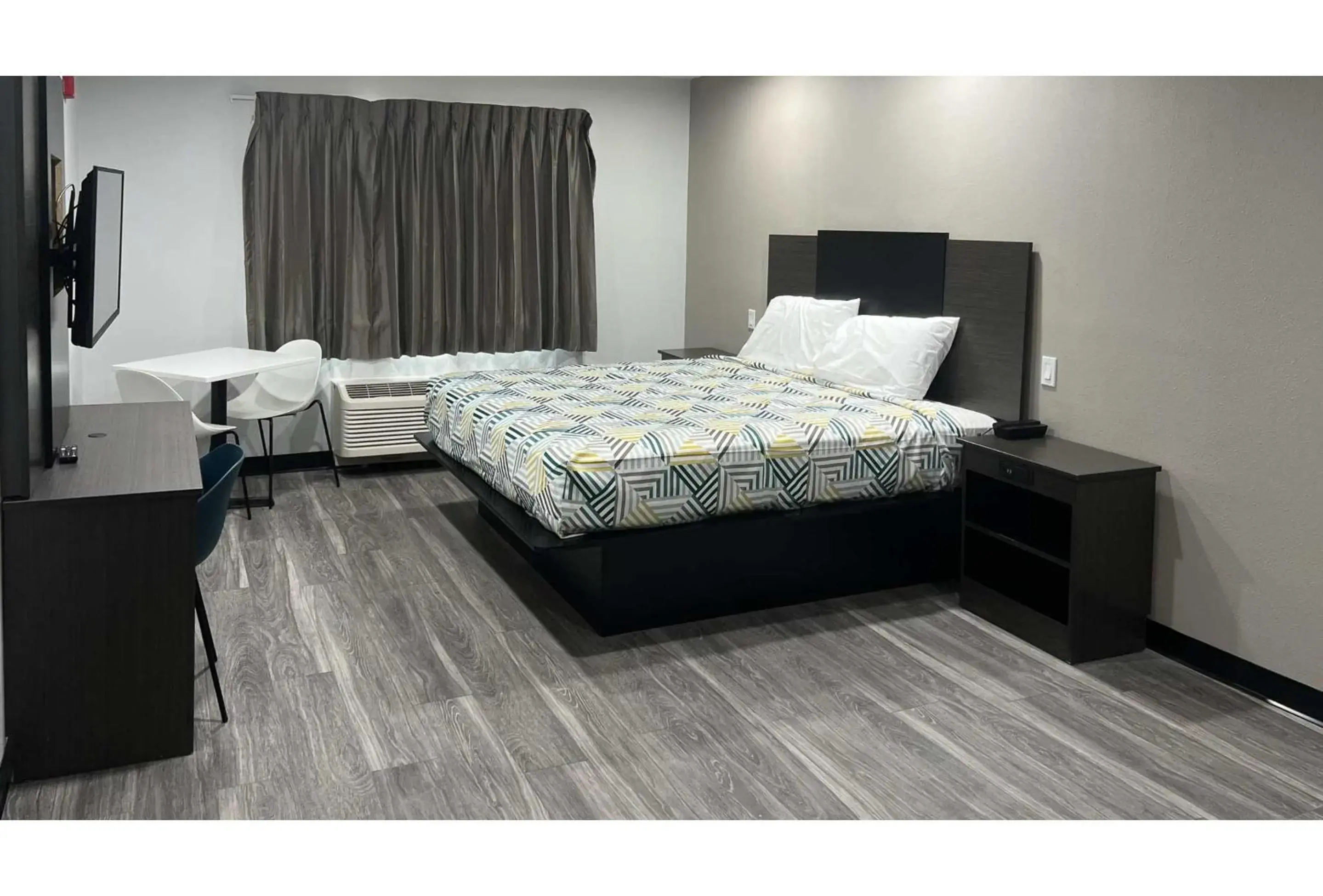 Bedroom, Bed in Studio 6 Oklahoma City, OK South Bedroom, Bed in Studio 6 Oklahoma City, OK South