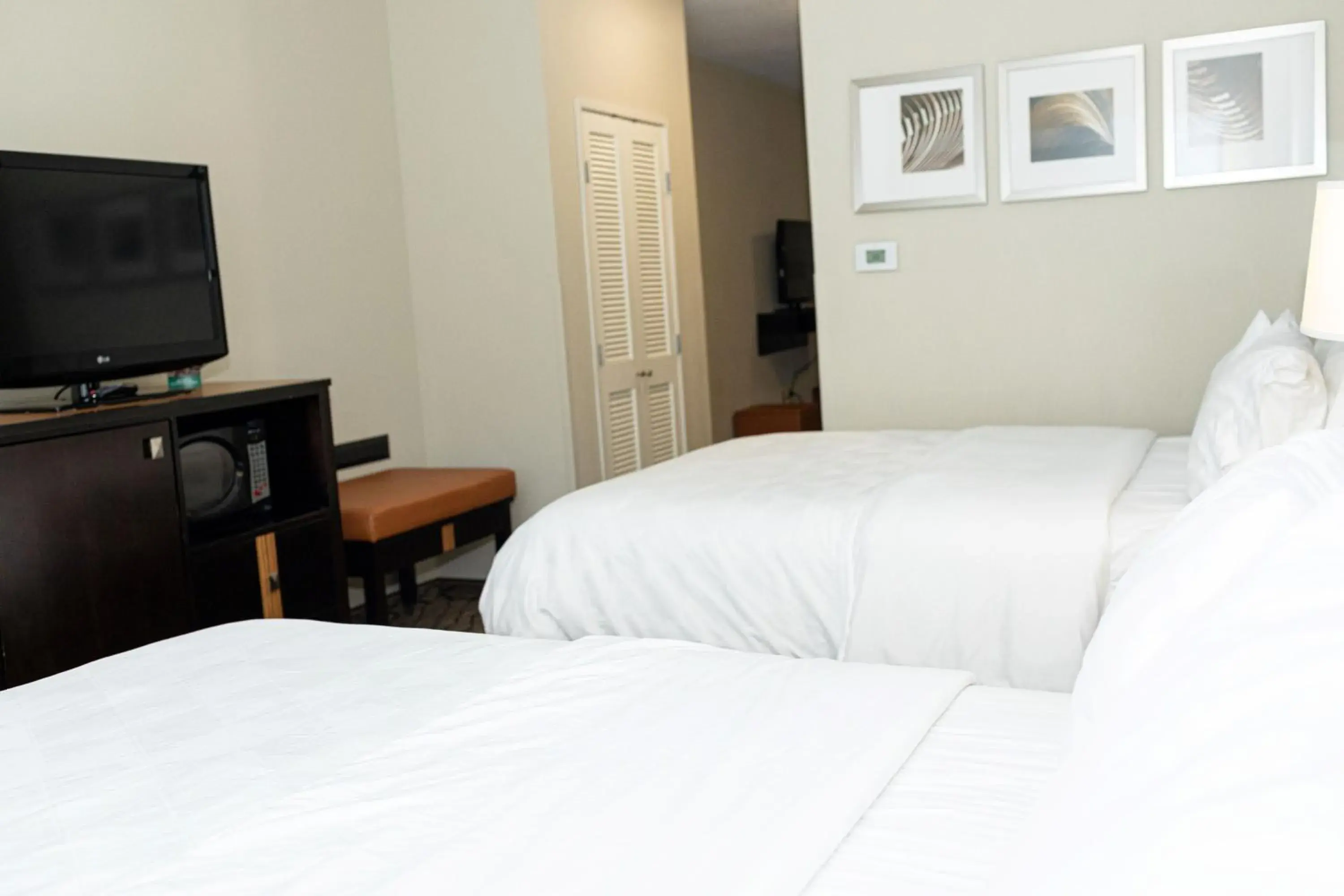 Bedroom, Bed in Holiday Inn Effingham by IHG Bedroom, Bed in Holiday Inn Effingham by IHG