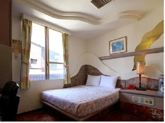 Street view, Bed in Broadway Hotel